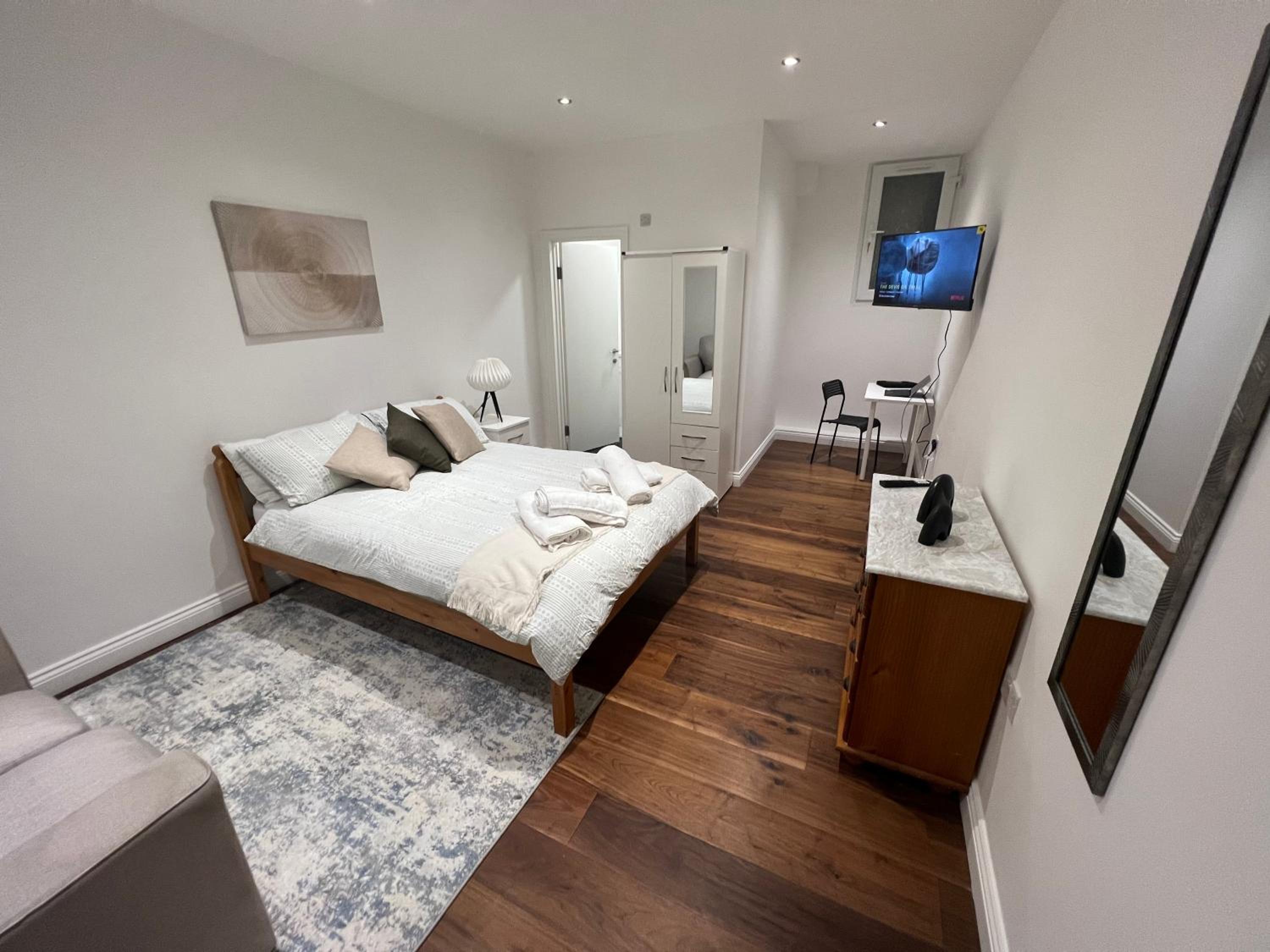 Deluxe Double Room with Shower photo 1