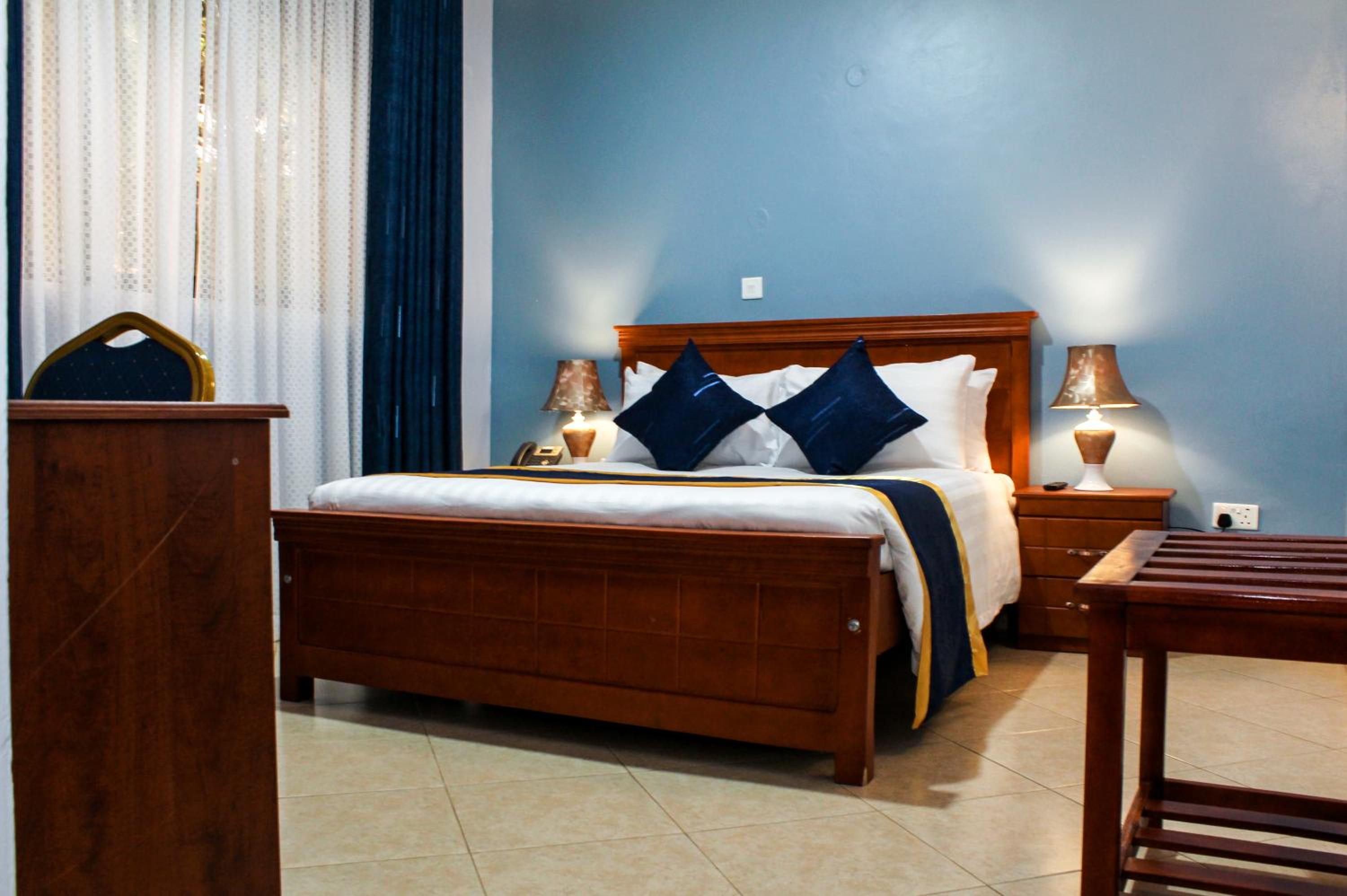 Standard King Room photo 1