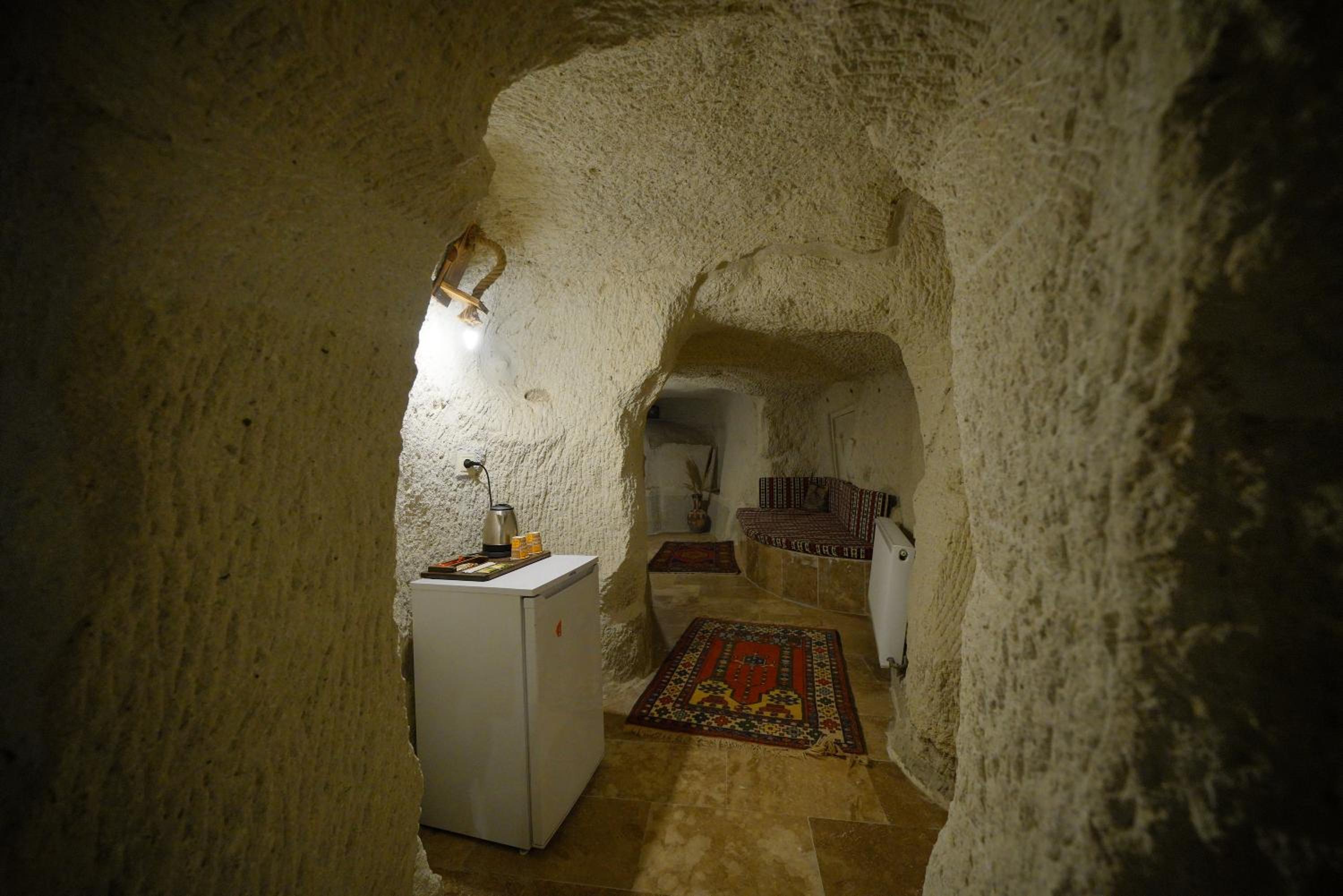 King Suite with Spa Bath - Photo 3