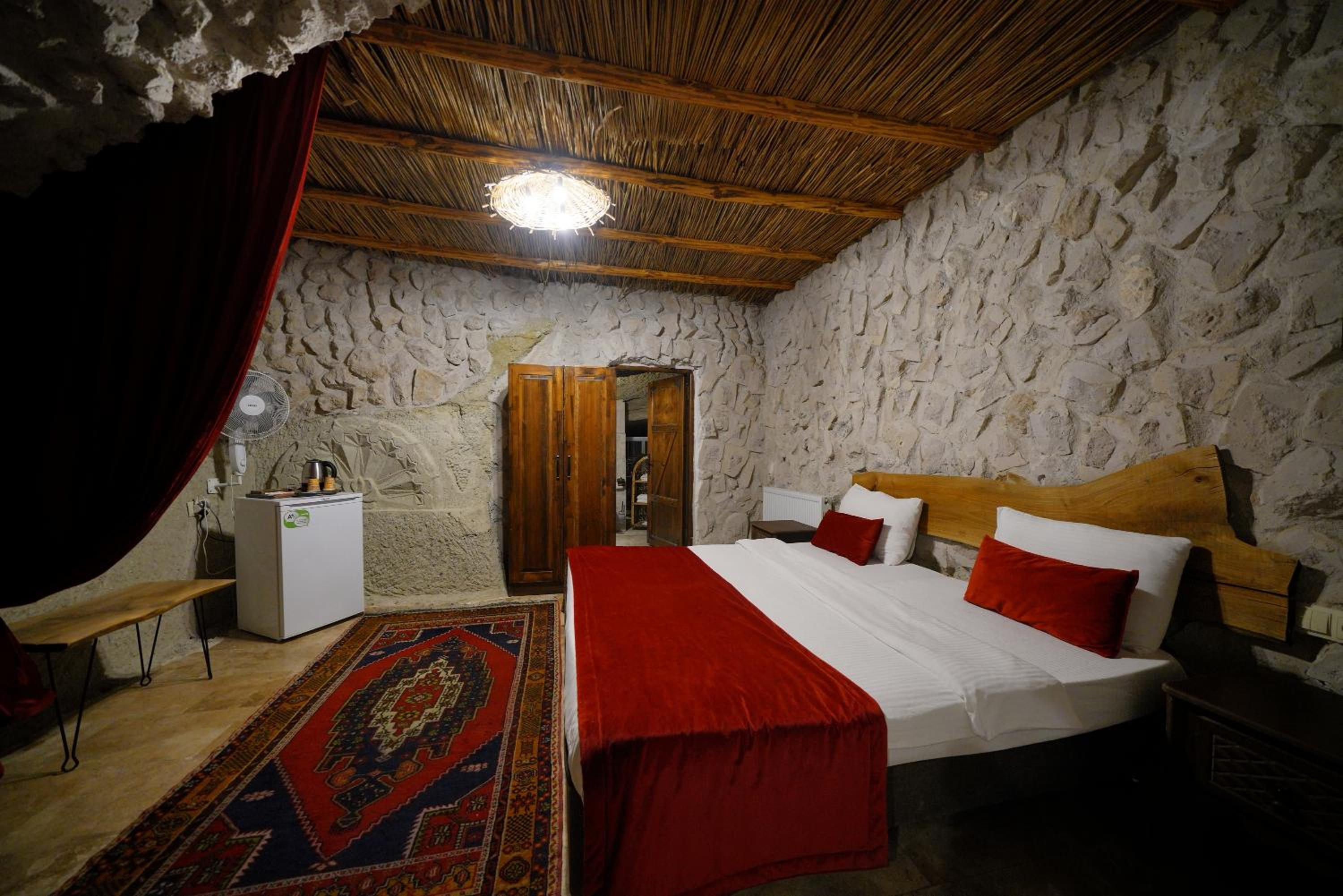 Superior Duplex Quadruple Cave Room with Spa Bath and Terrace - Photo 11