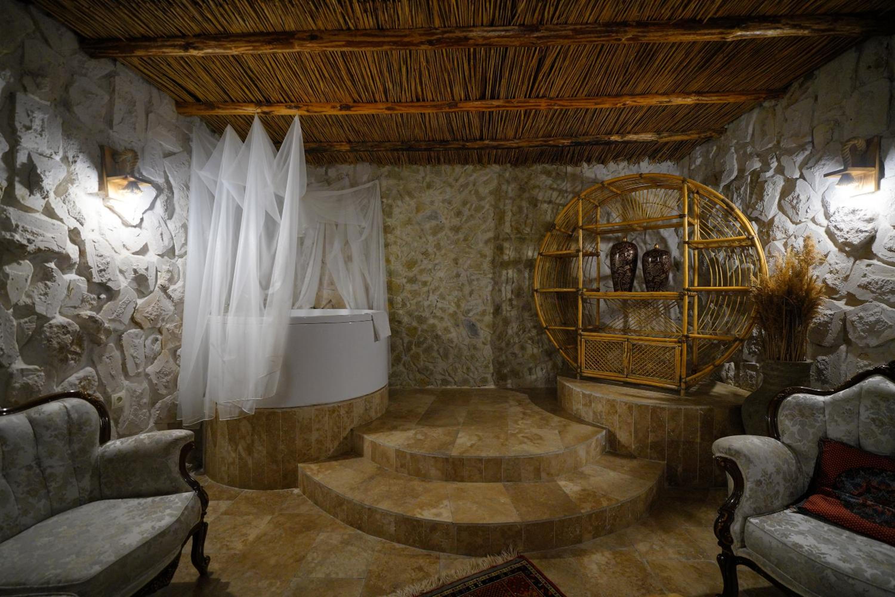 Superior Duplex Quadruple Cave Room with Spa Bath and Terrace - Photo 7