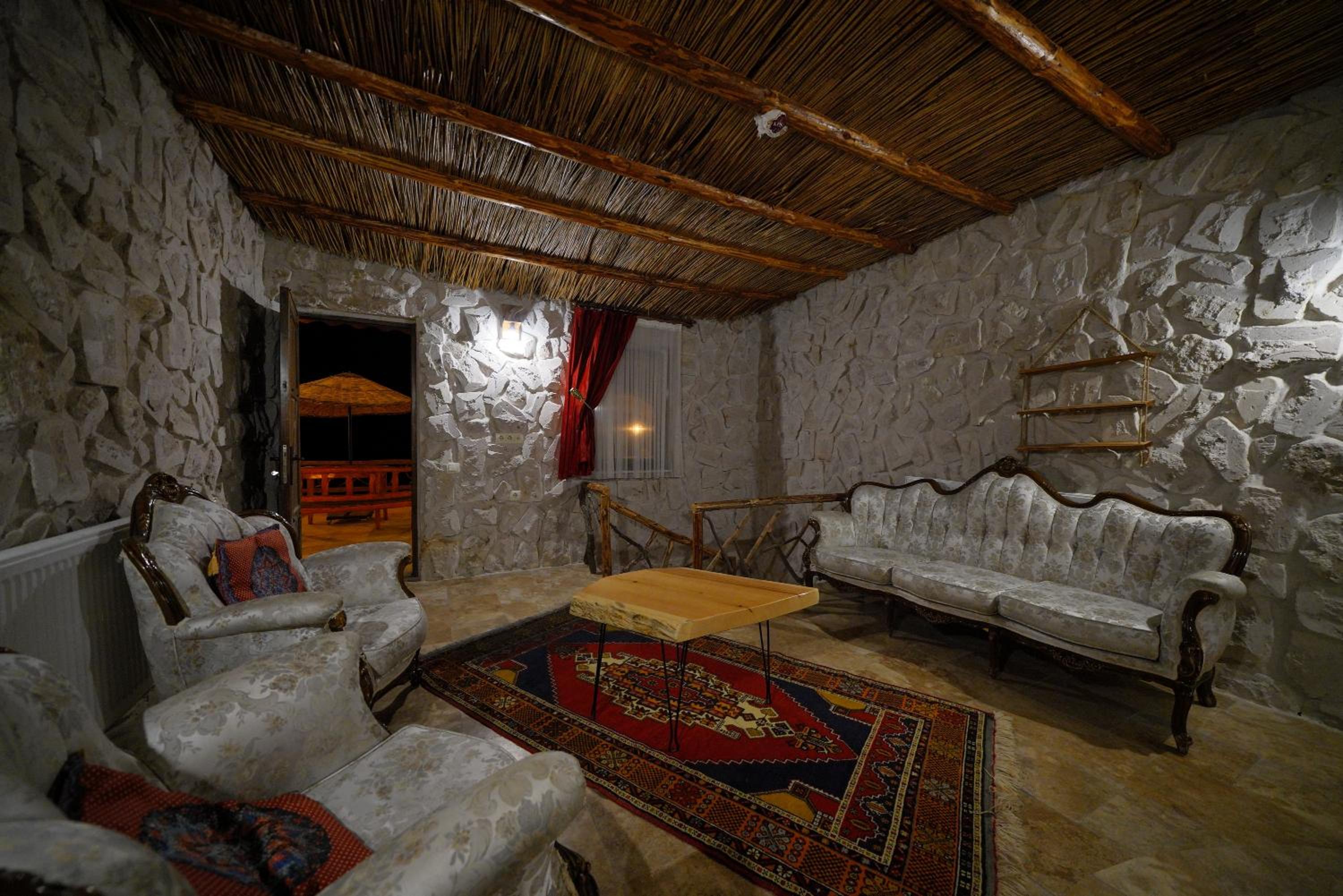 Superior Duplex Quadruple Cave Room with Spa Bath and Terrace - Photo 4