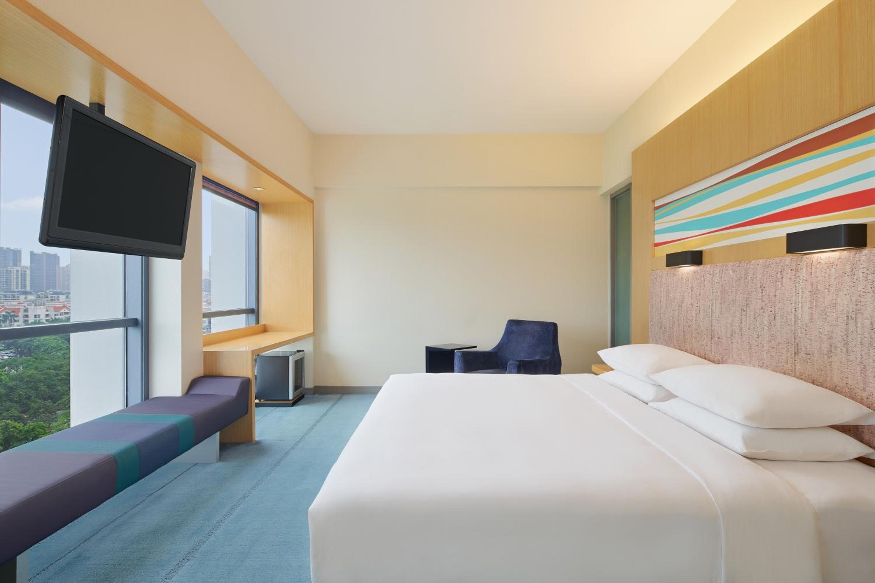 Breezy King Room,Guest room ,1 King - Photo 1