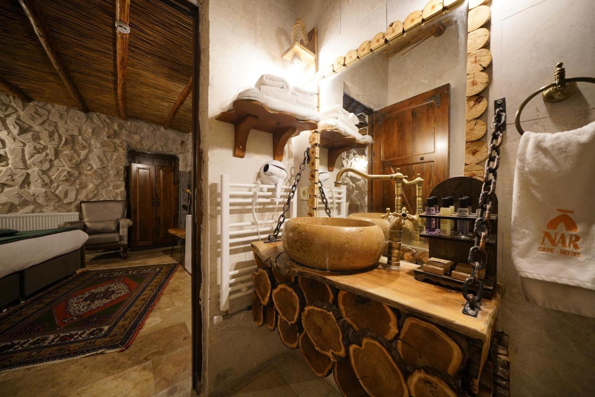 Double or Twin Room with Terrace - Photo 8