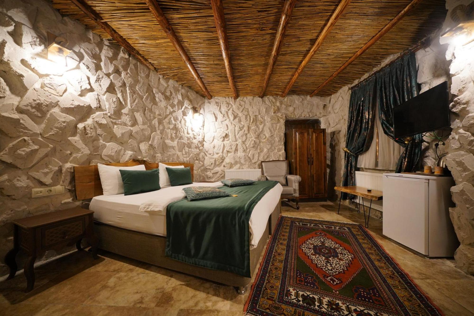 Double or Twin Room with Terrace - Photo 1