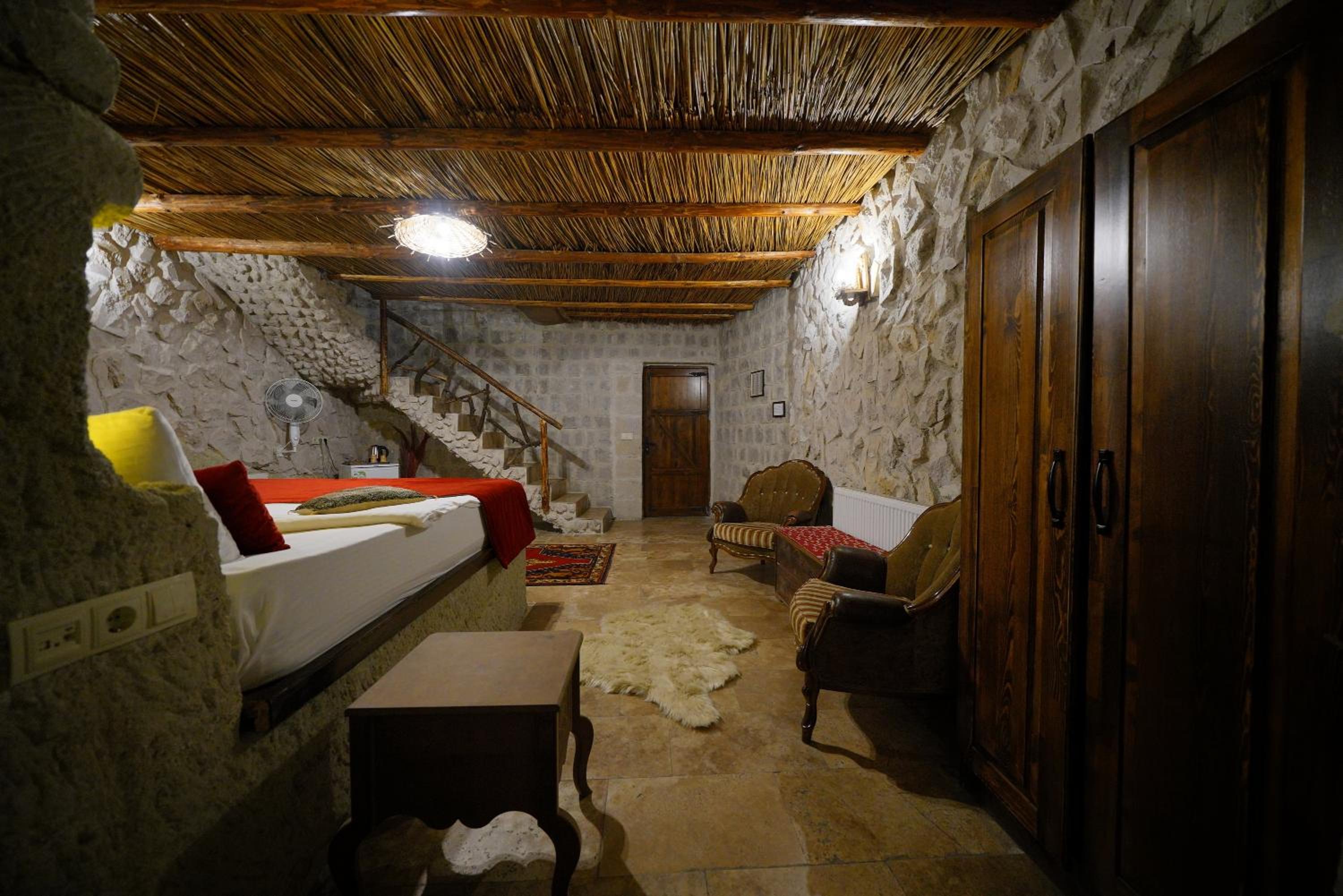 Duplex Suite - Photo 1