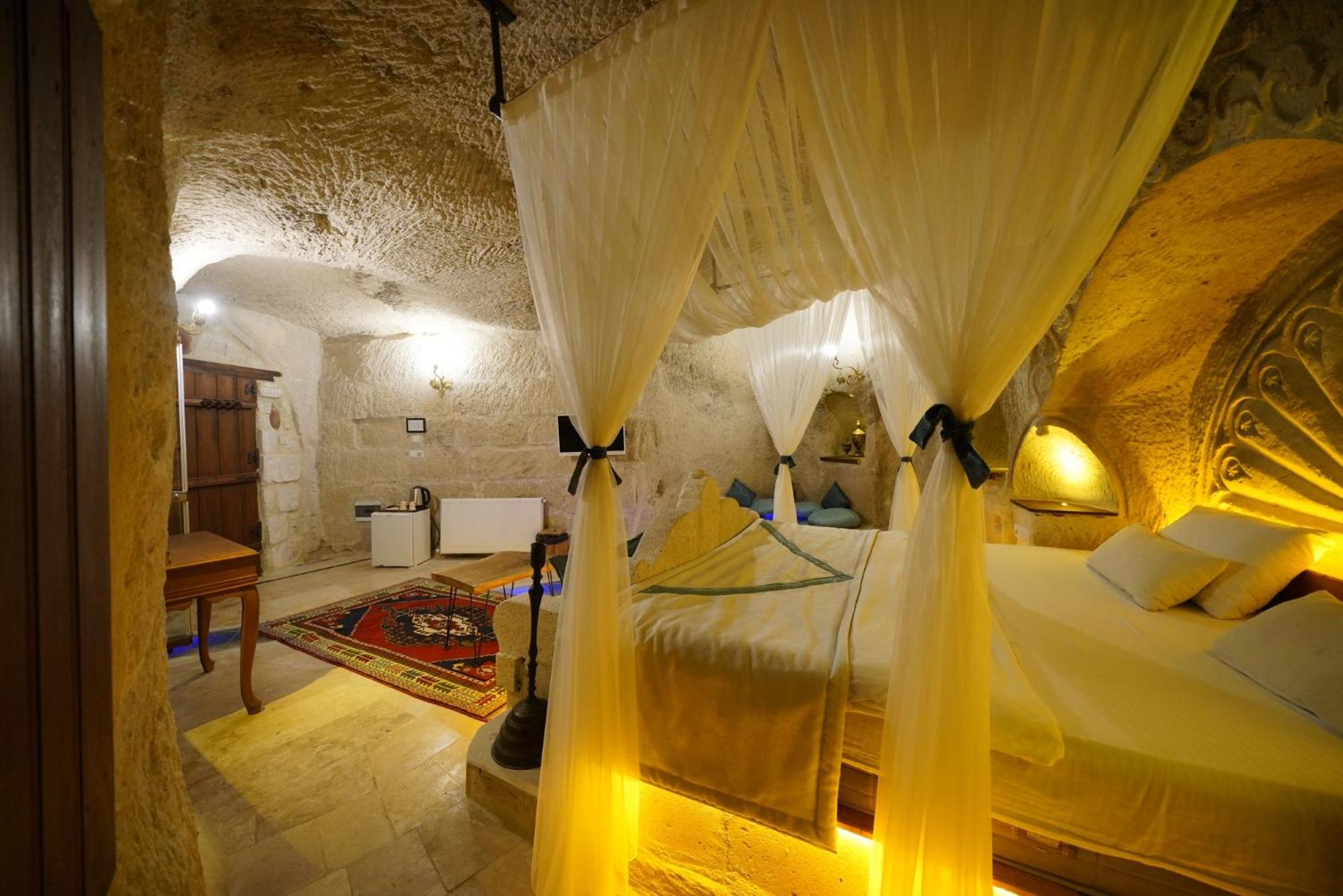Suite with Private Pool - Photo 1