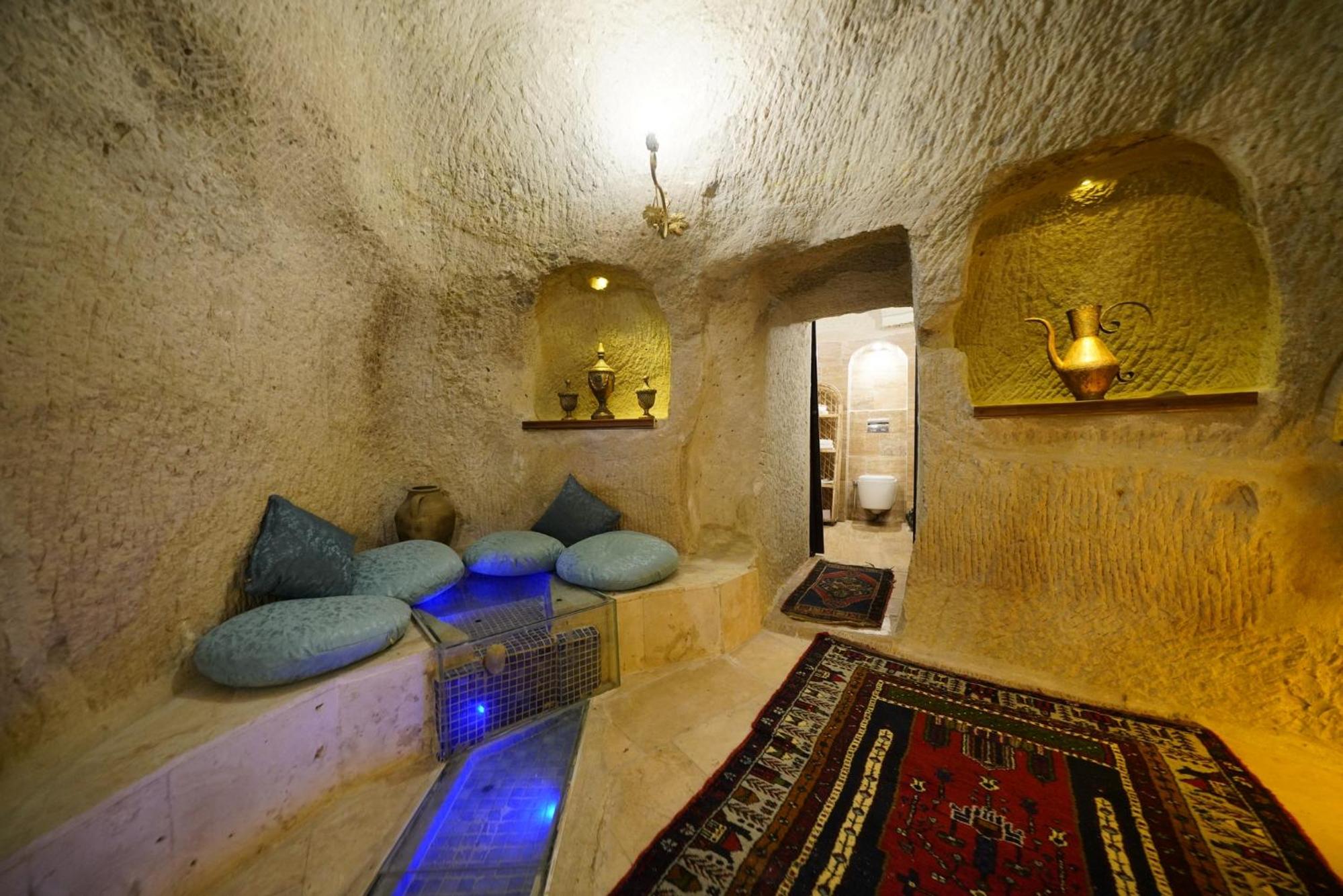 Suite with Private Pool - Photo 7