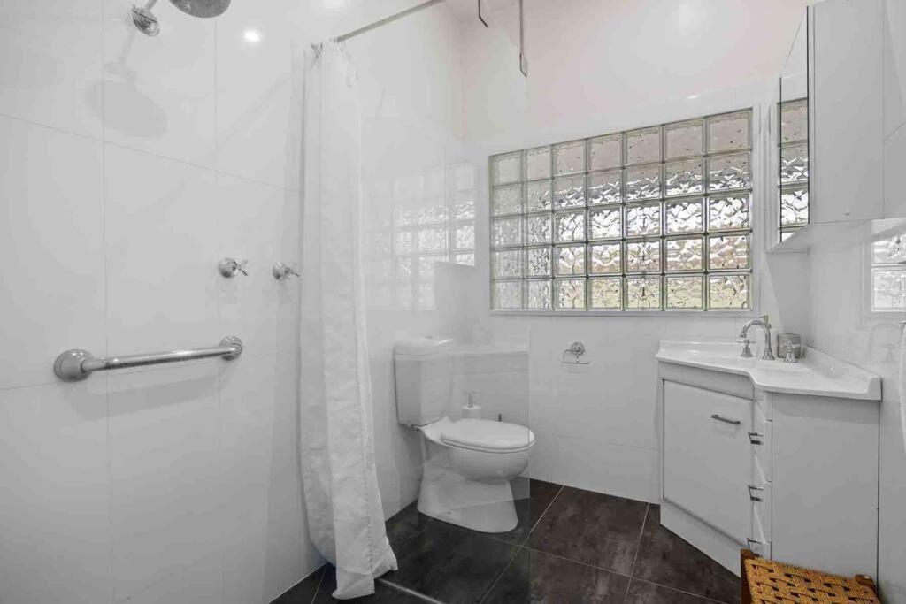 Four-Bedroom House photo 3