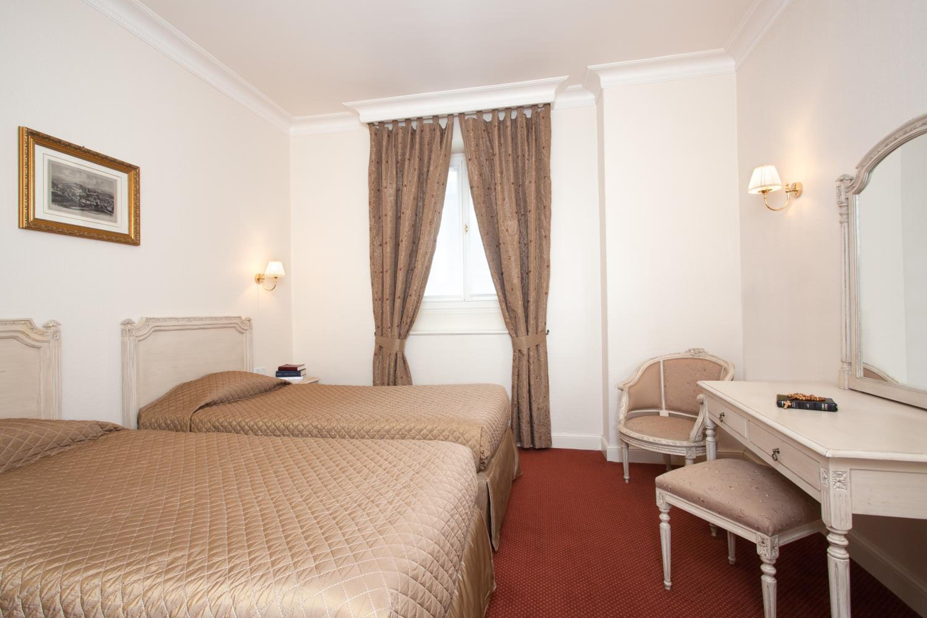 Classic Triple Room