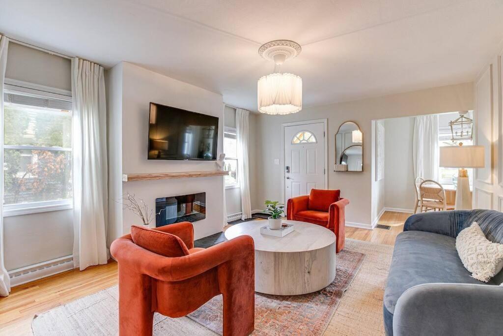 Three-Bedroom House photo 1