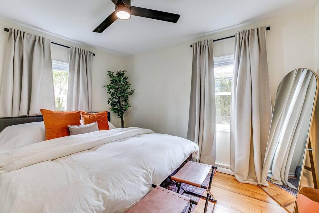 Three-Bedroom House photo 2