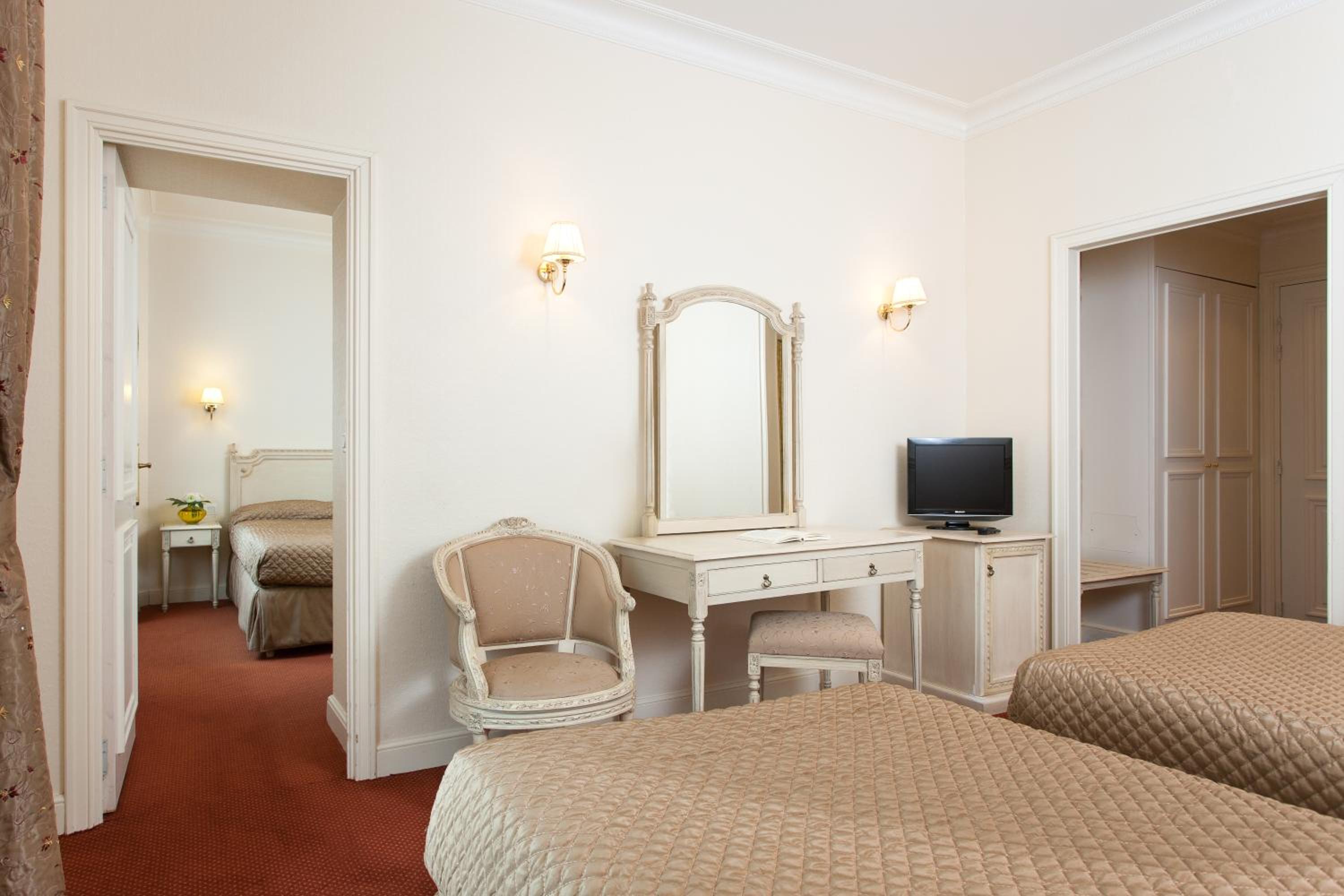 Family Suite (4 Adults)