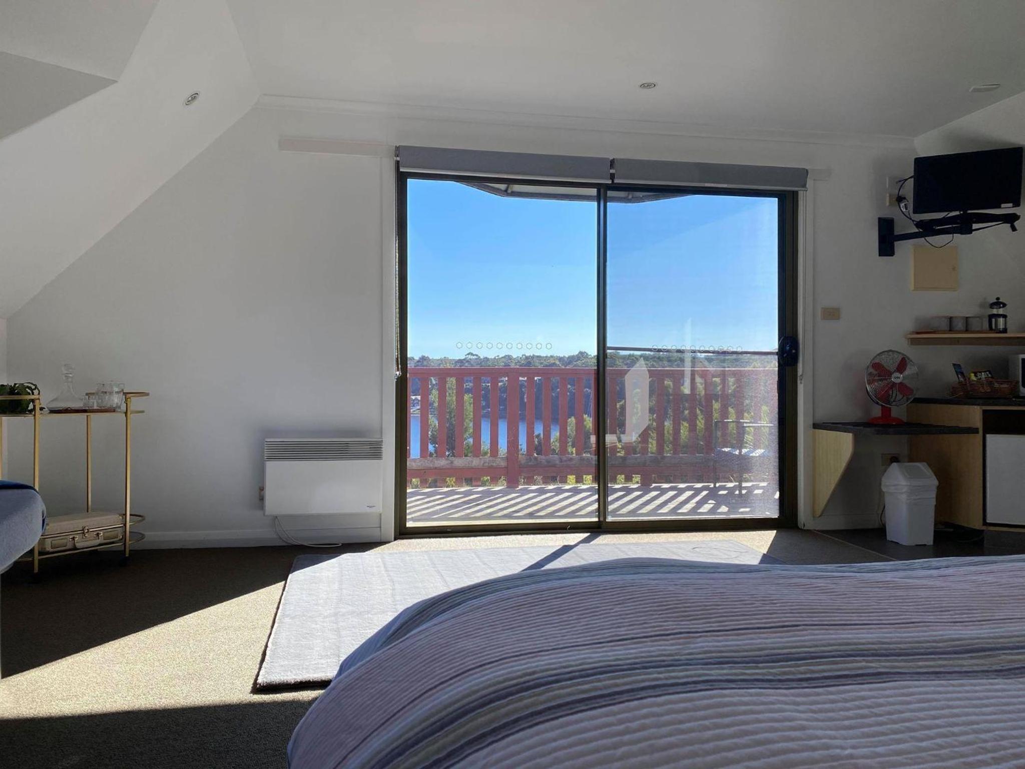 King Suite with Spa Bath photo 1