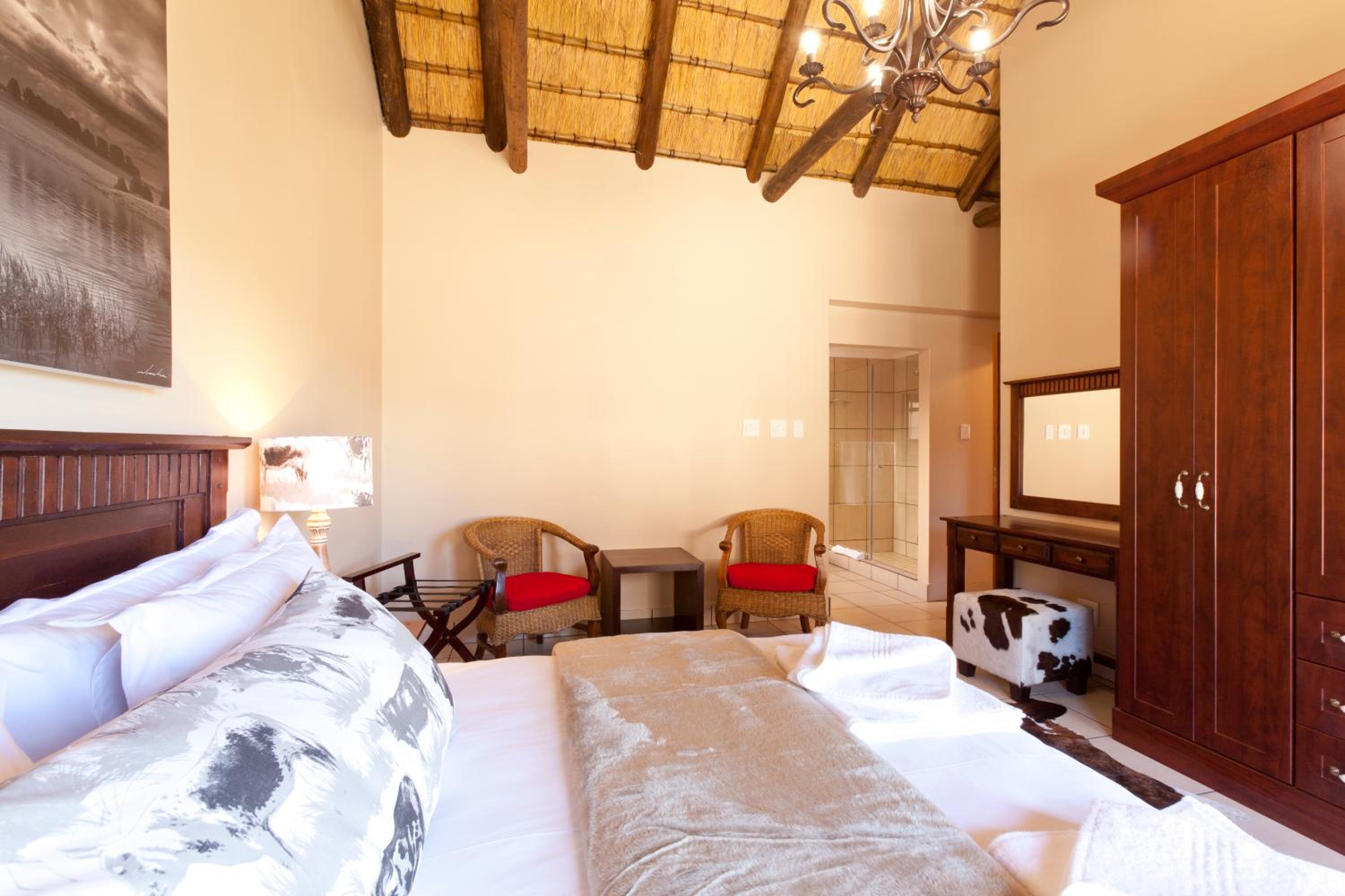 Two-Bedroom Chalet - Photo 3