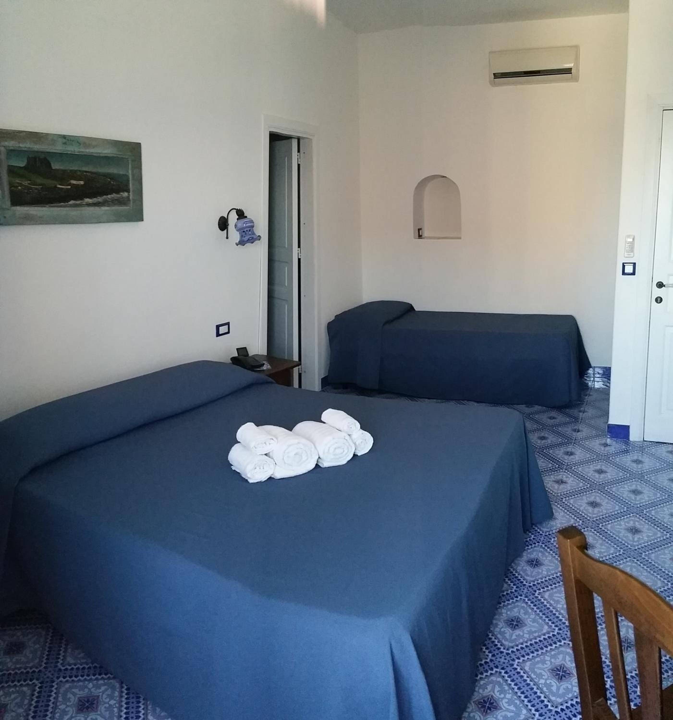 Triple Room with Balcony photo 2