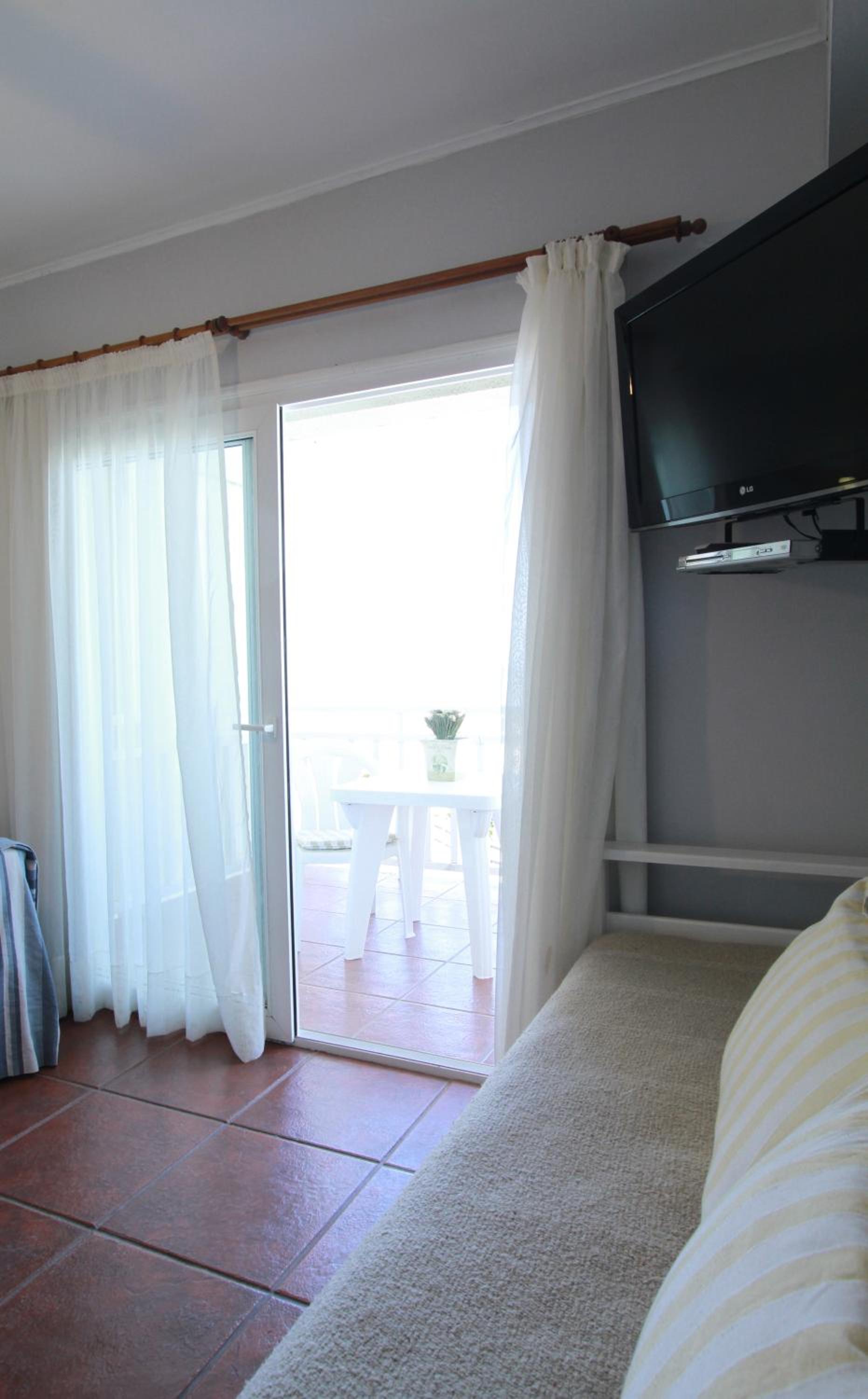 Apartment photo 2