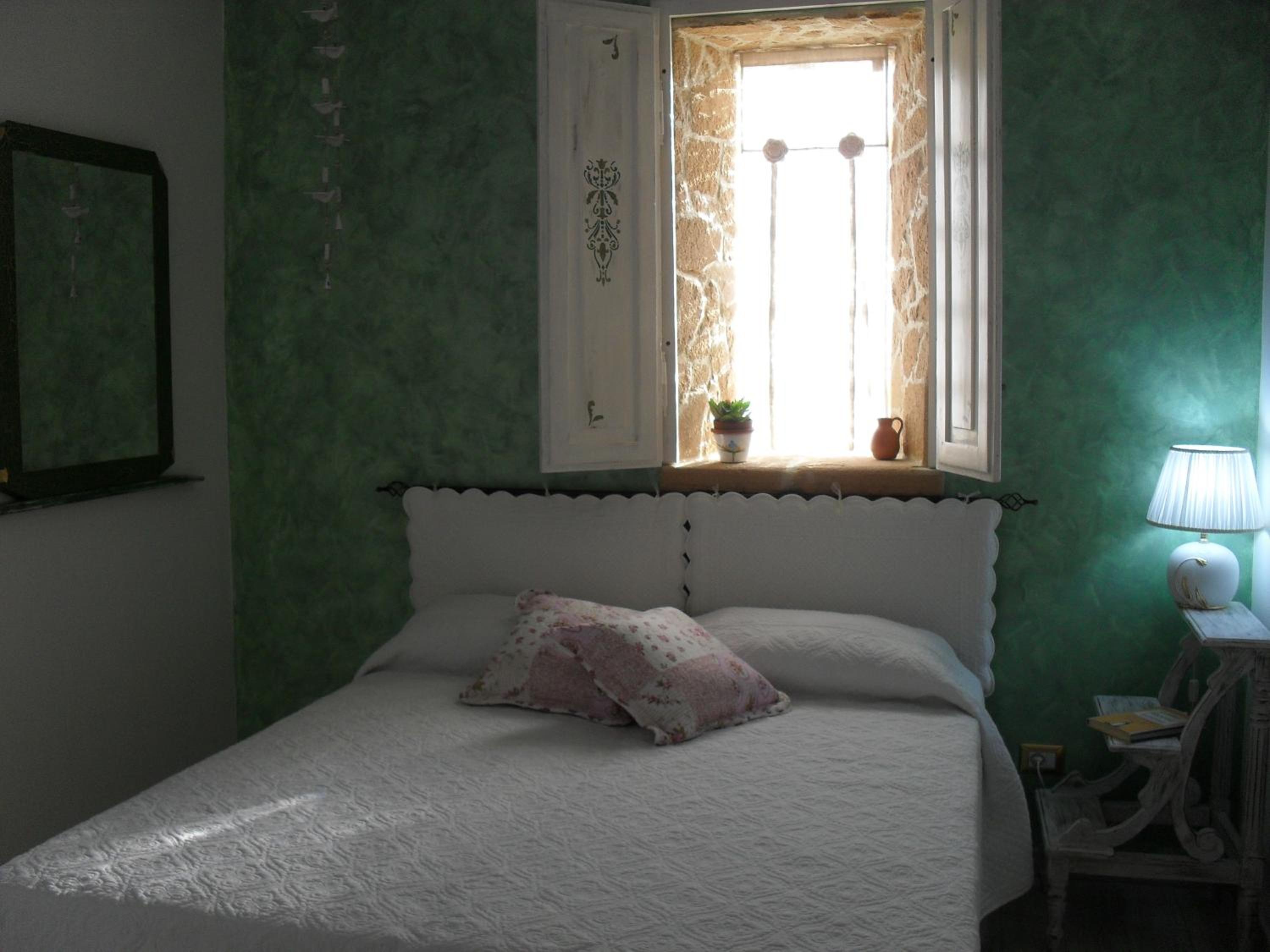 Double or Twin Room with Private Bathroom photo 3