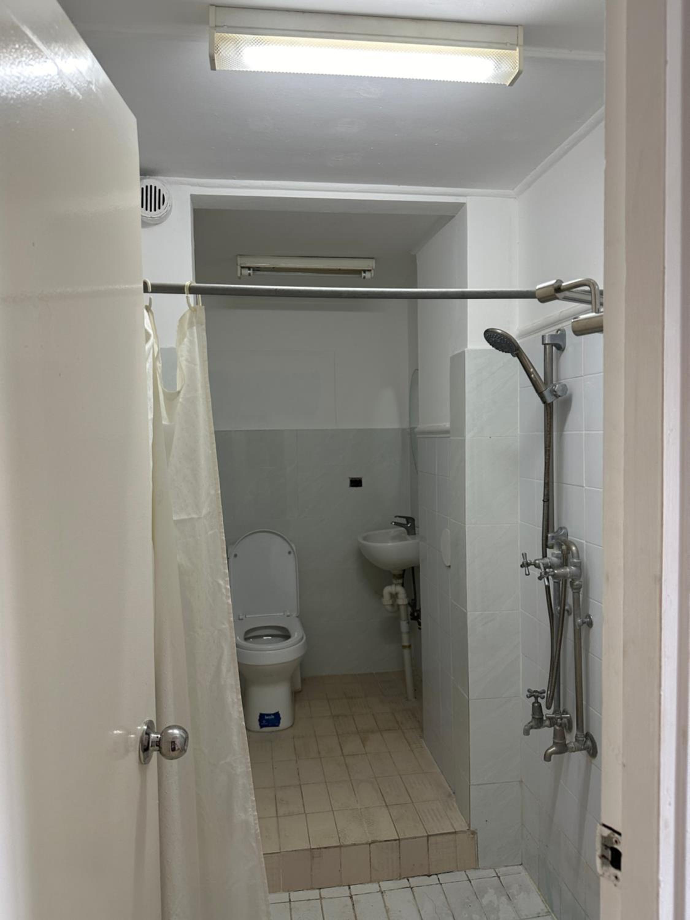 Single Room with Private Bathroom photo 2