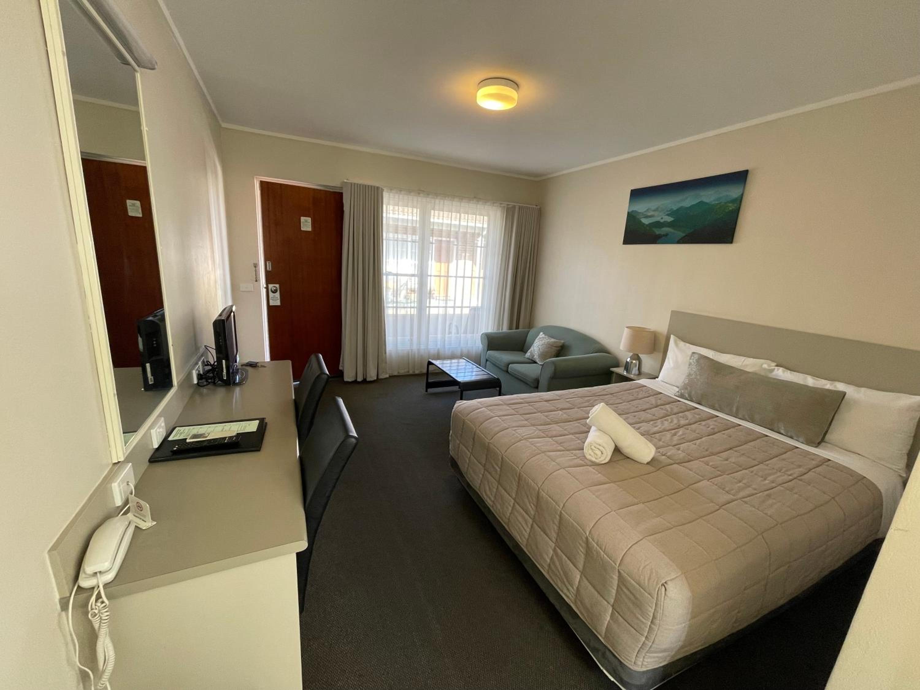 Executive Queen Room