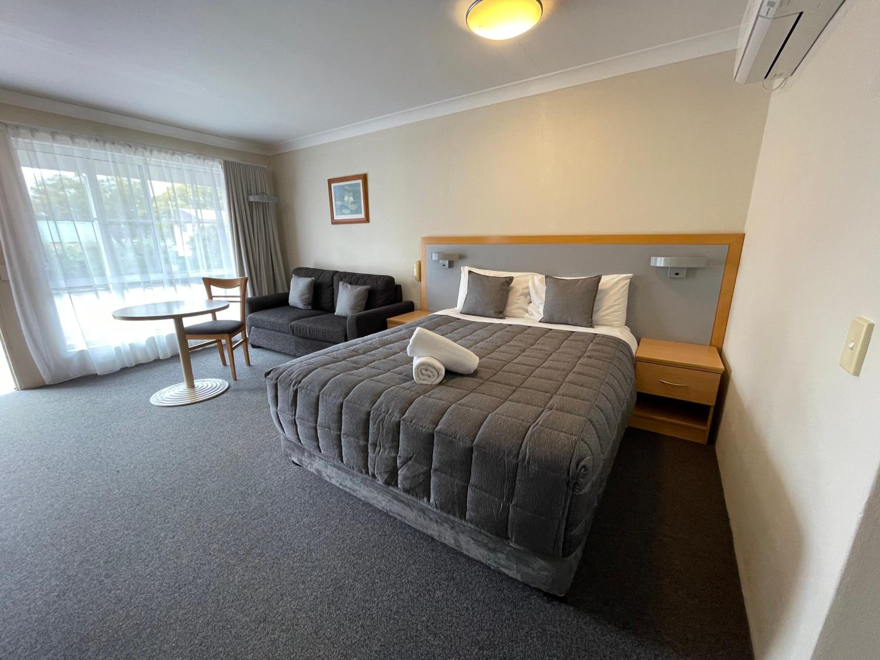 Deluxe Queen Room