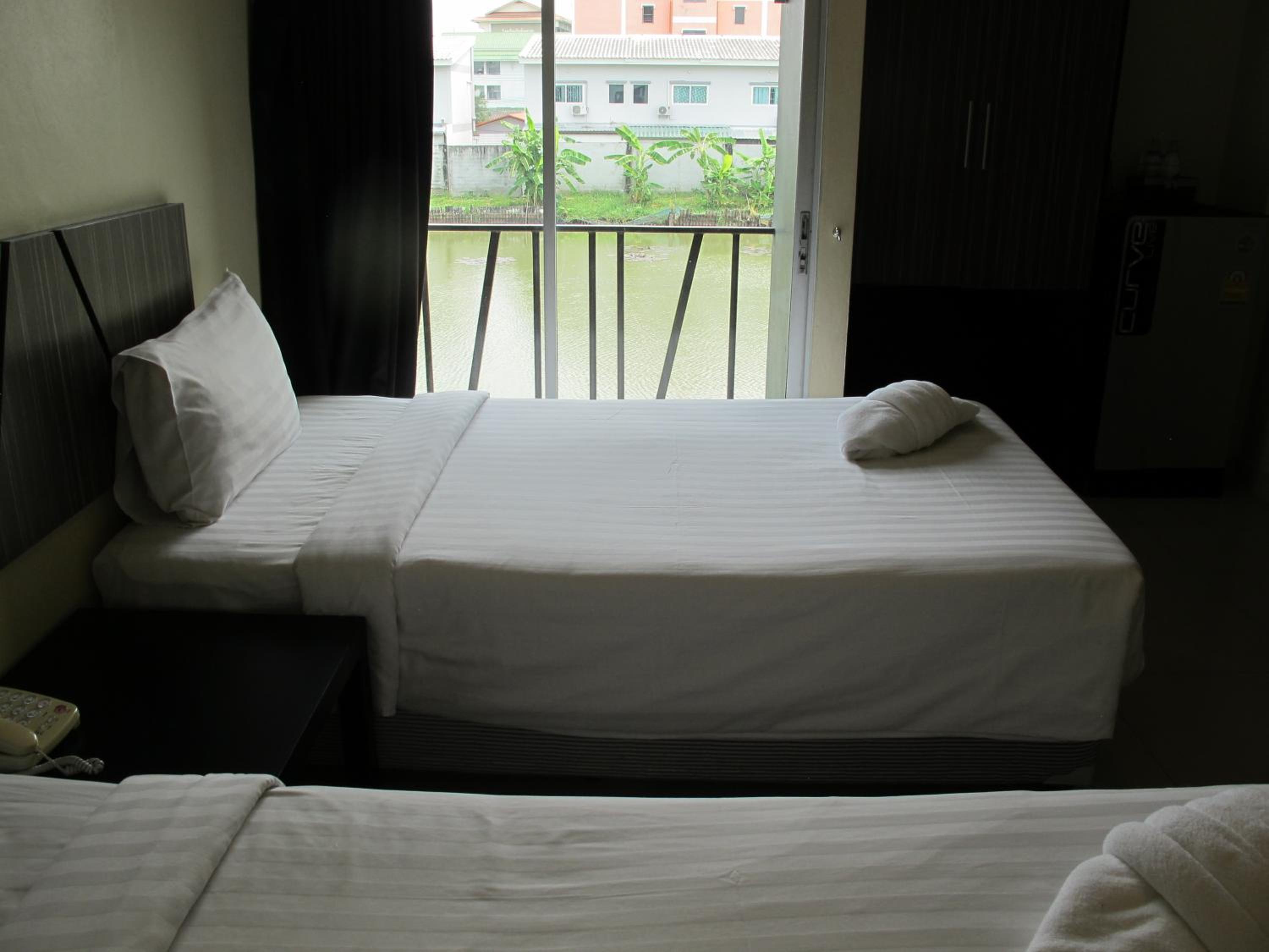 Standard Double or Twin Room - One way Airport Transfer - Photo 4