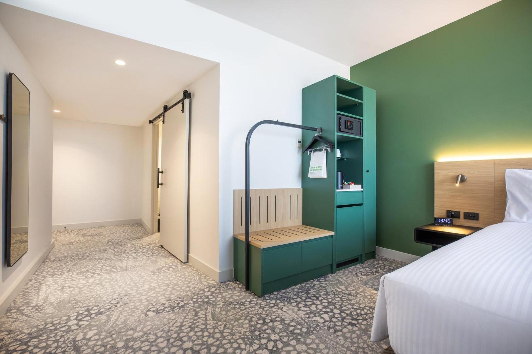 Queen Room - Accessible - Photo 5