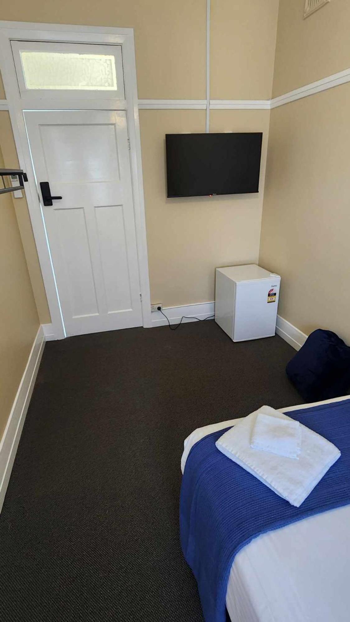 Budget Double Room photo 2