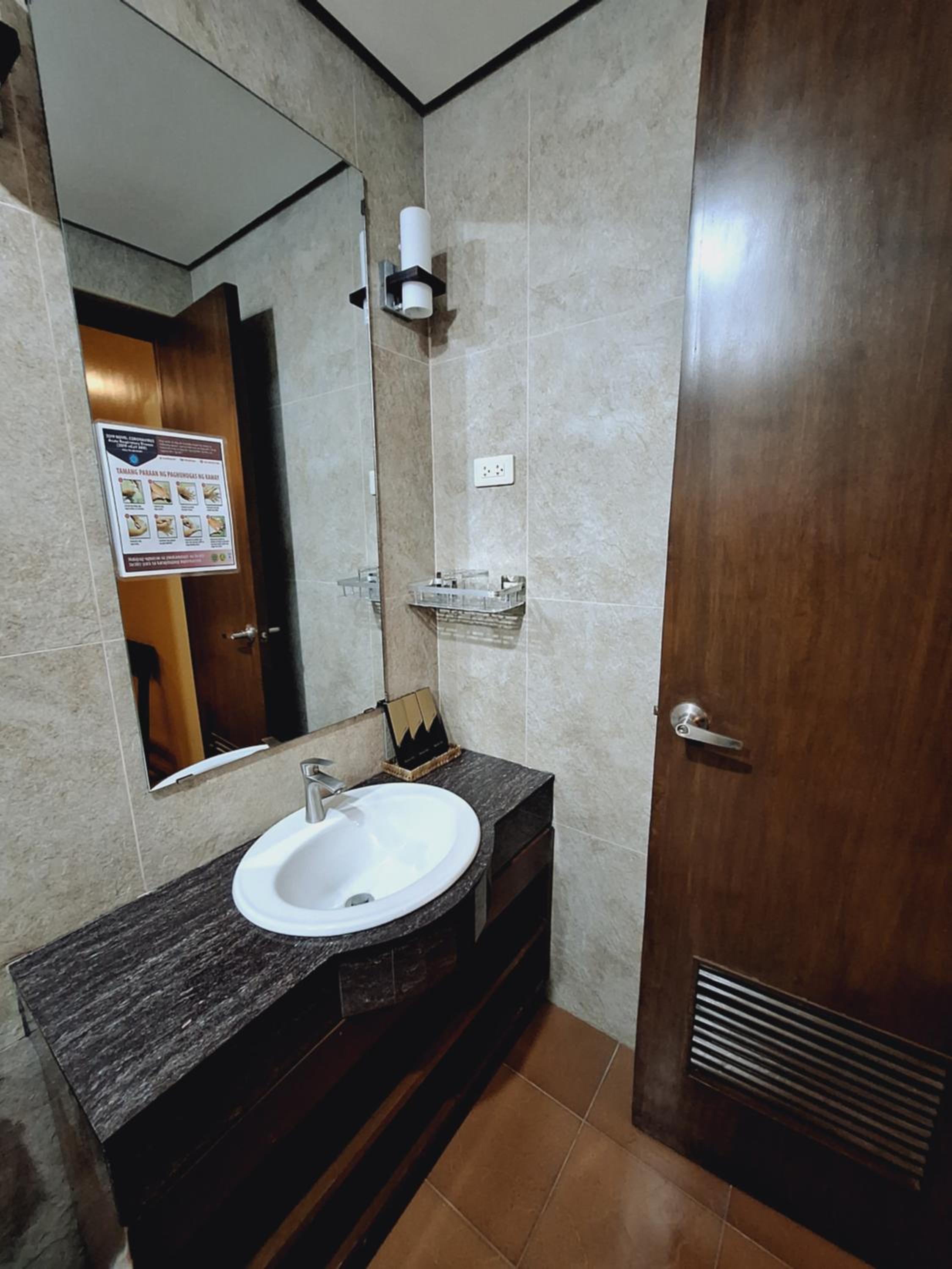 Deluxe Triple Room - Photo 2