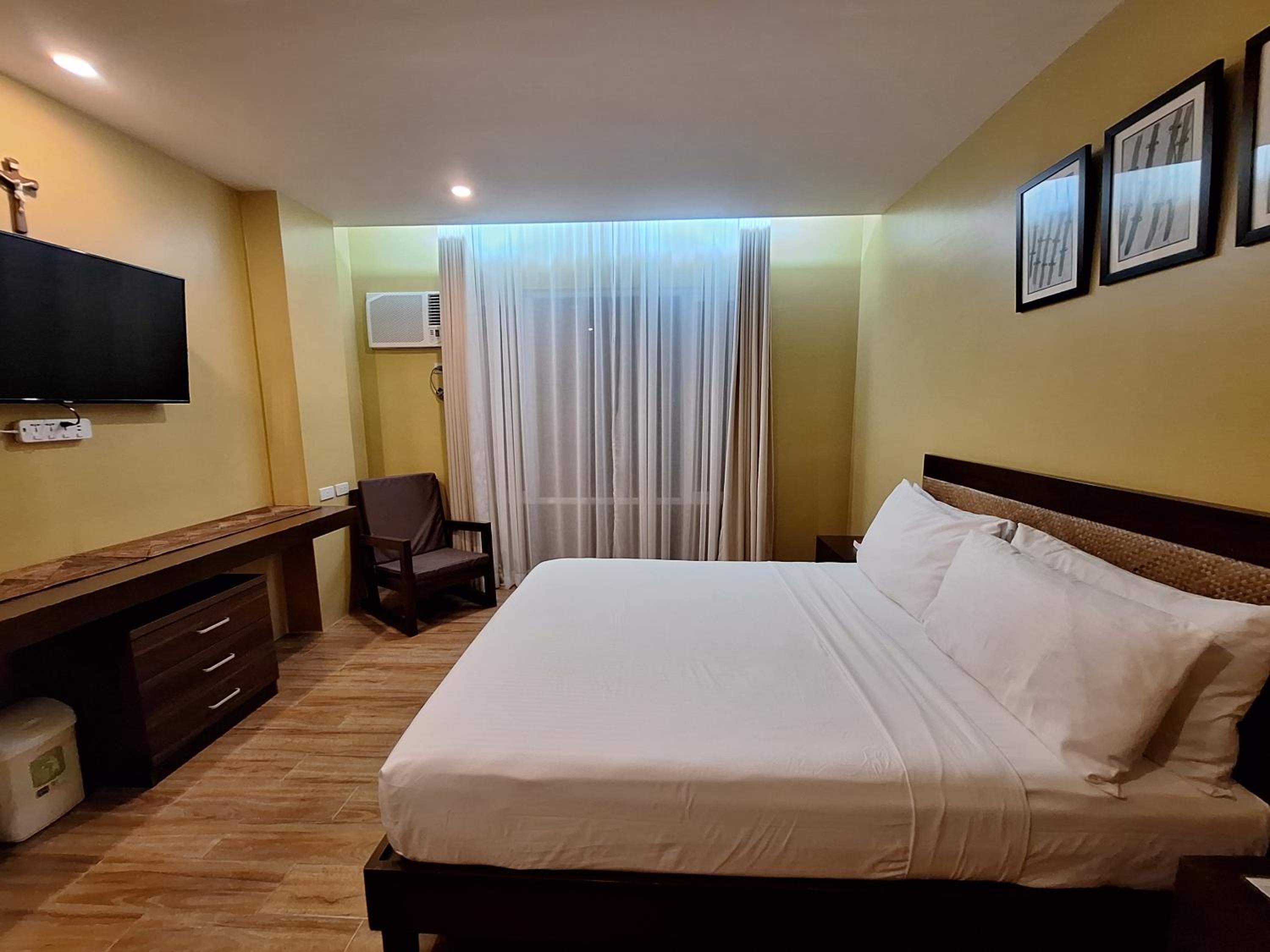 Deluxe Suite - Photo 3