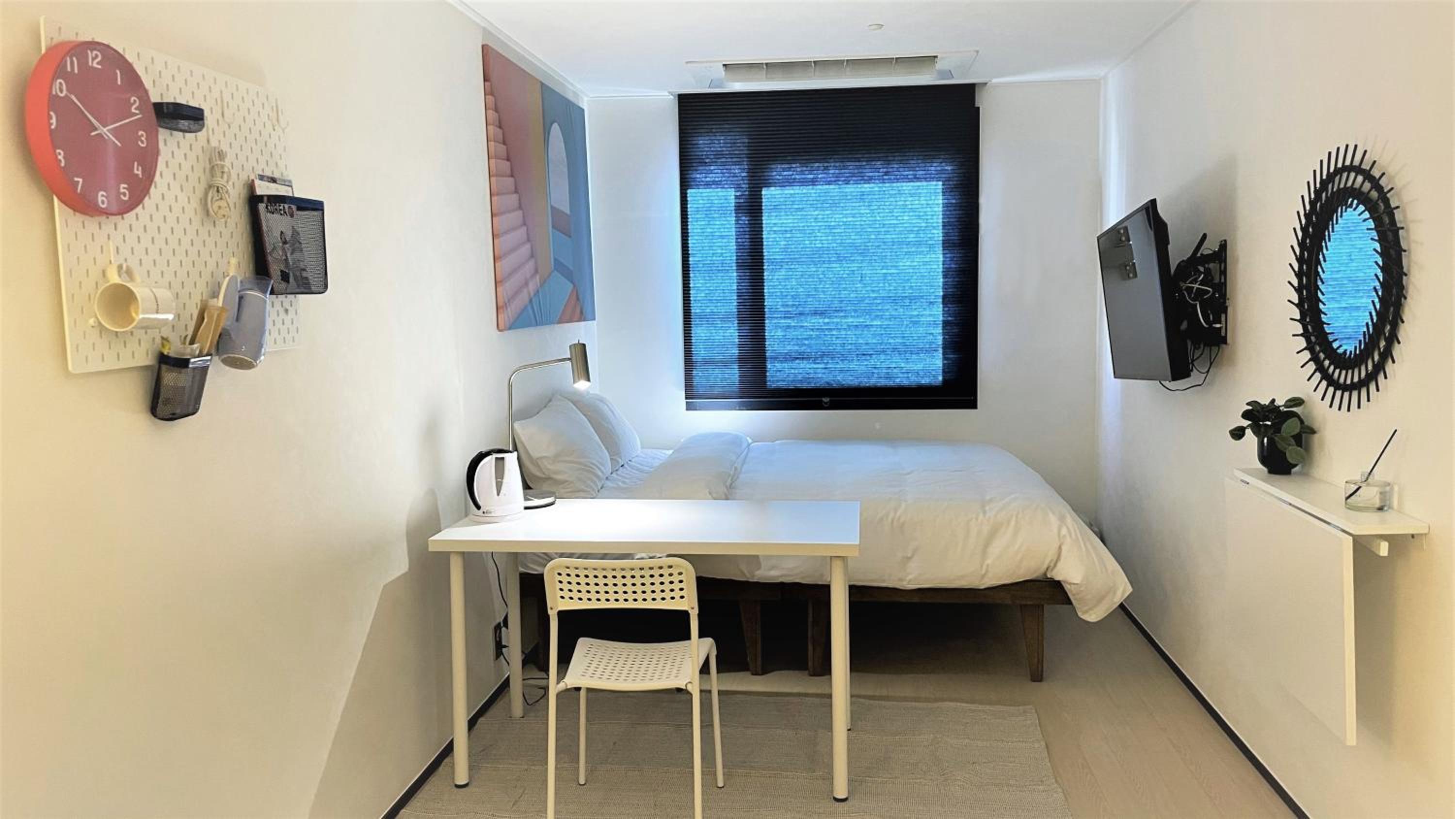 Large Double Room - Photo 2