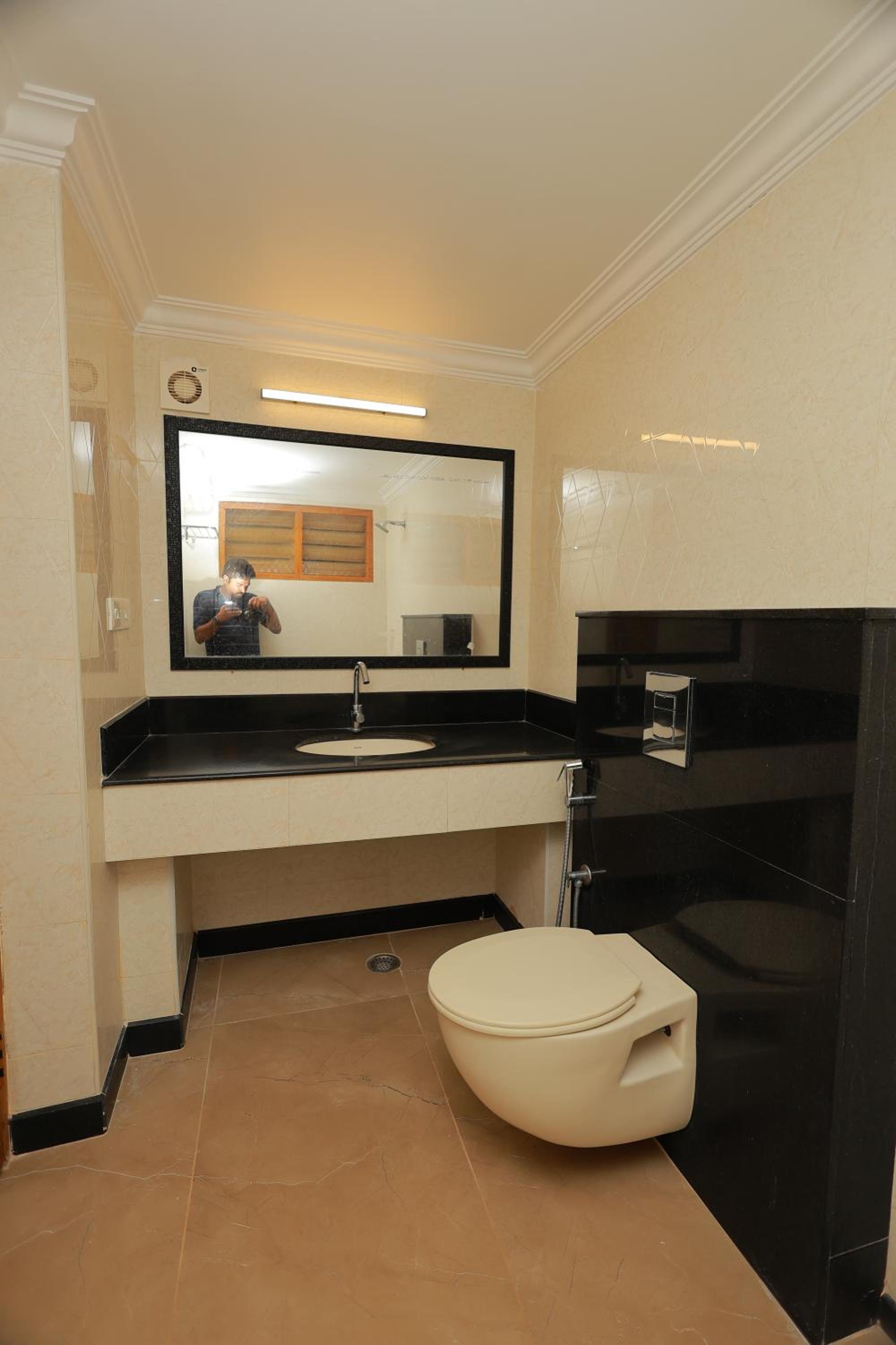 Deluxe Double Room - Photo 9