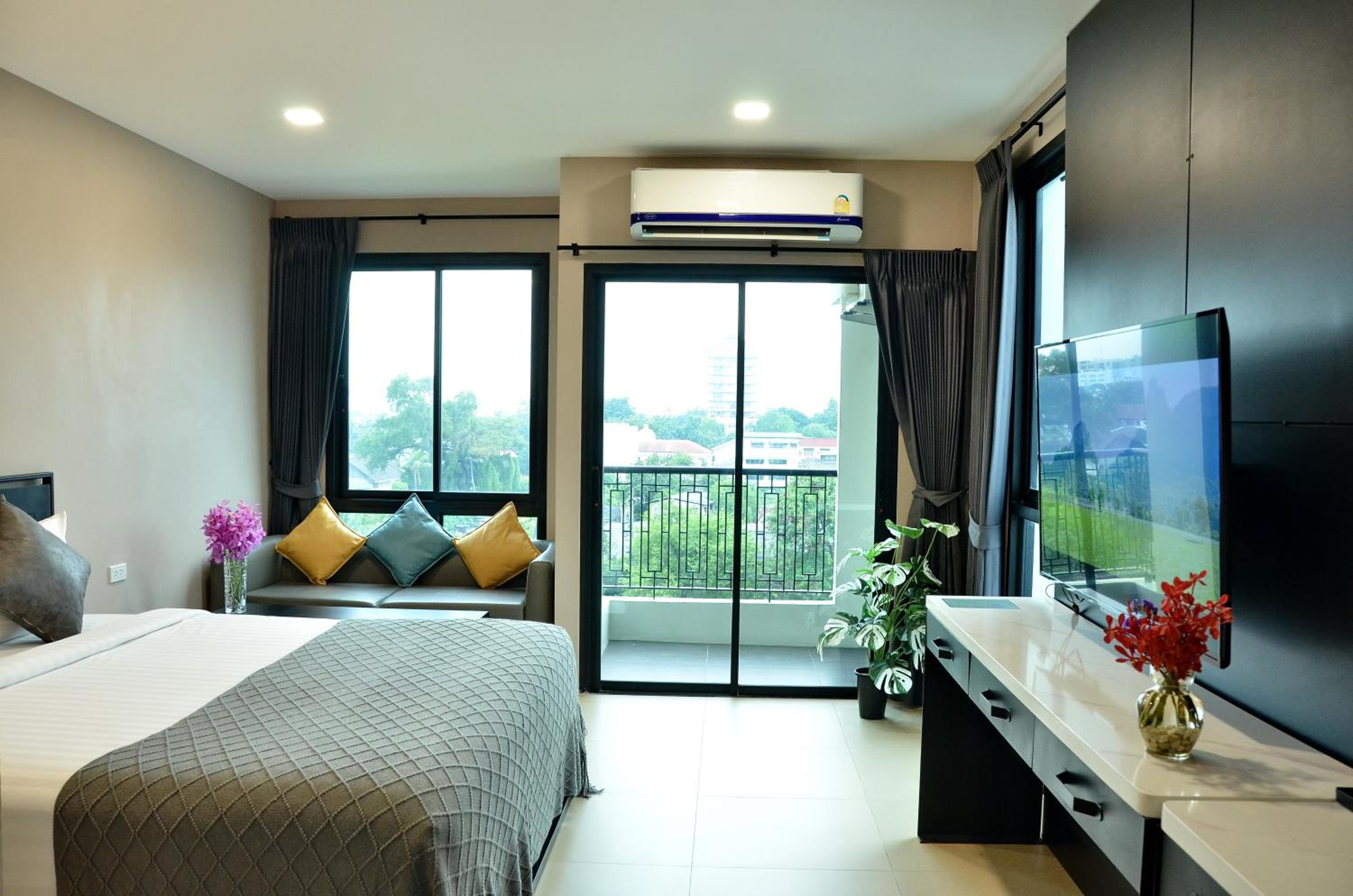 Deluxe Corner with River View photo 2