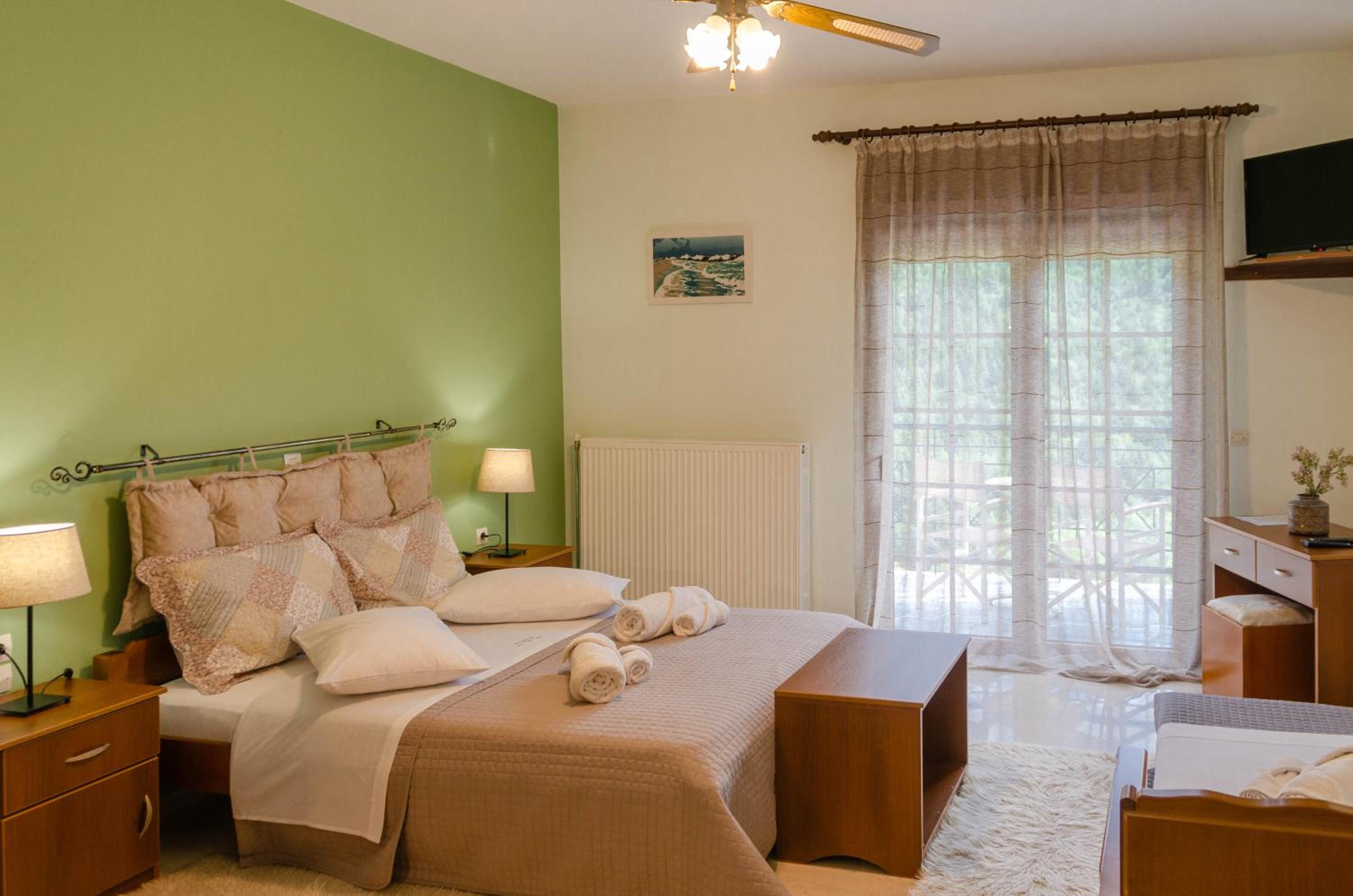Triple Room with Balcony - Photo 4