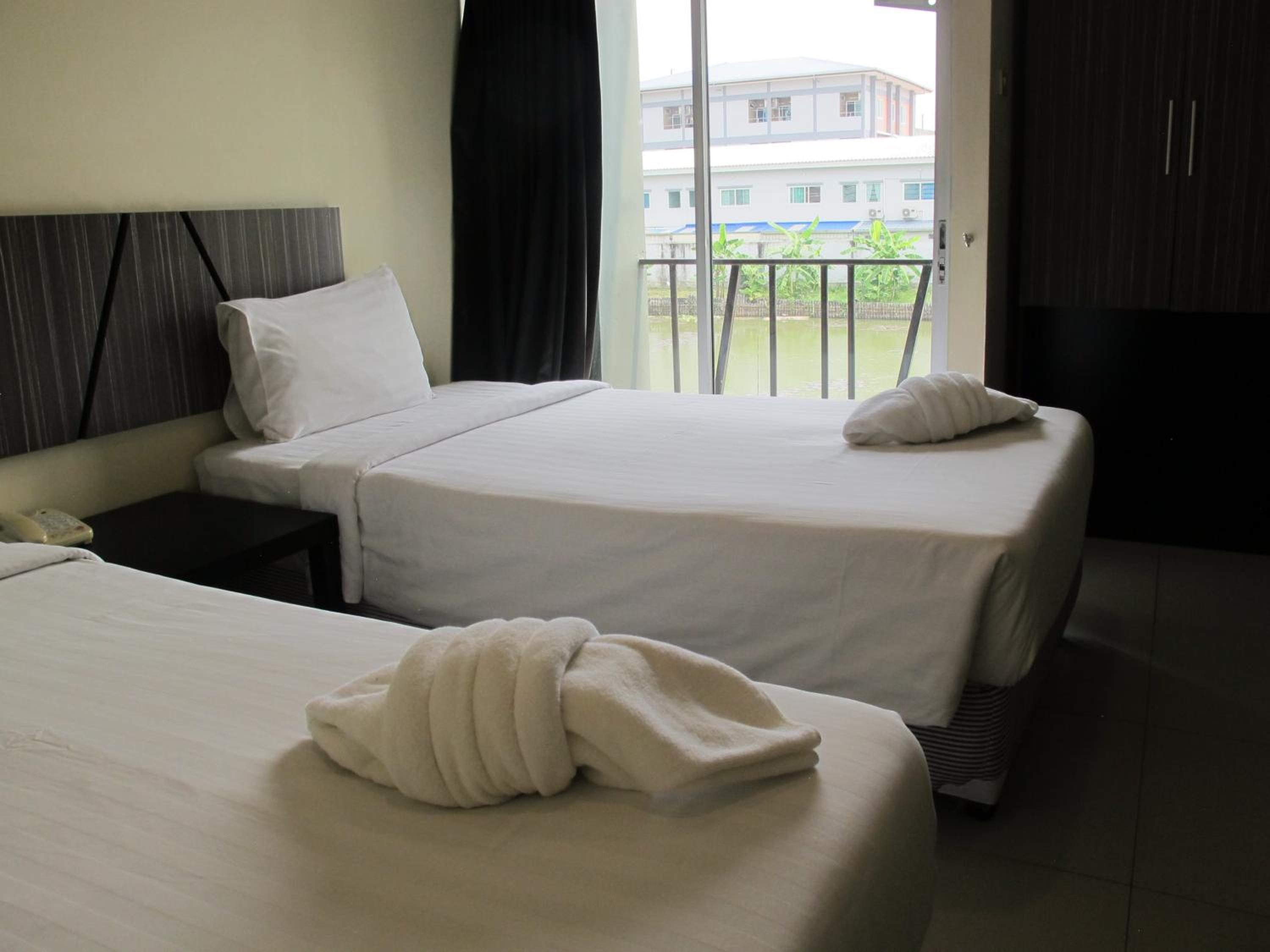 Standard Double or Twin Room - One way Airport Transfer - Photo 7
