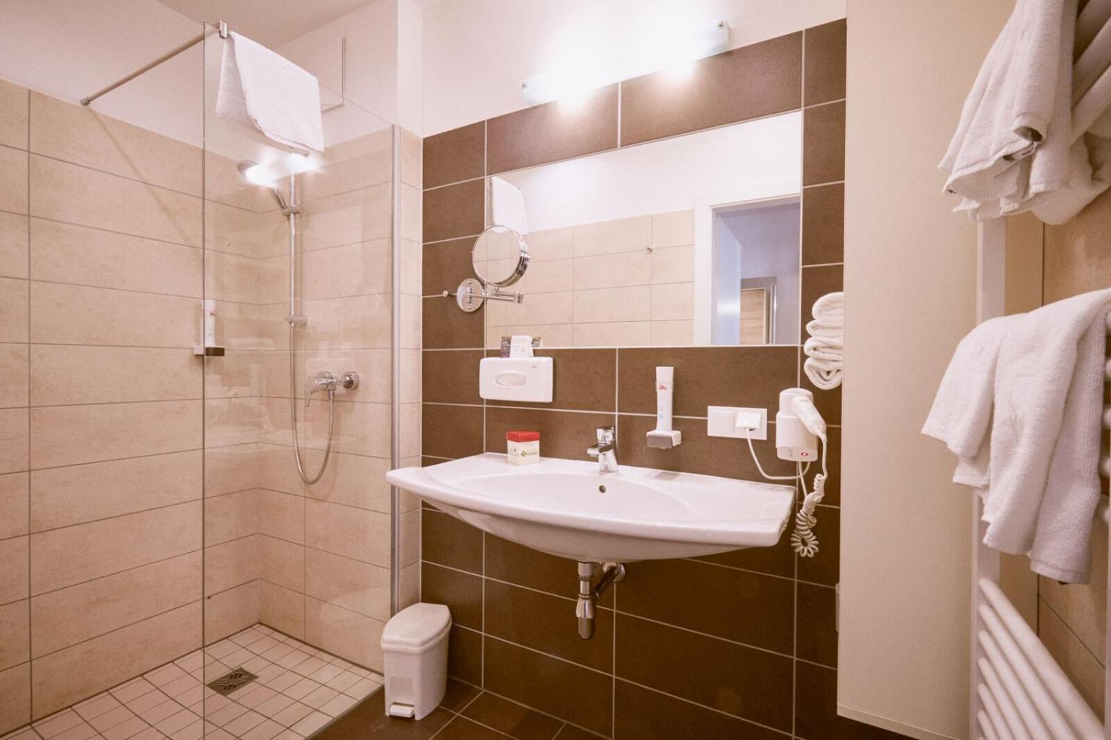 Quadruple Room with Bathroom photo 3