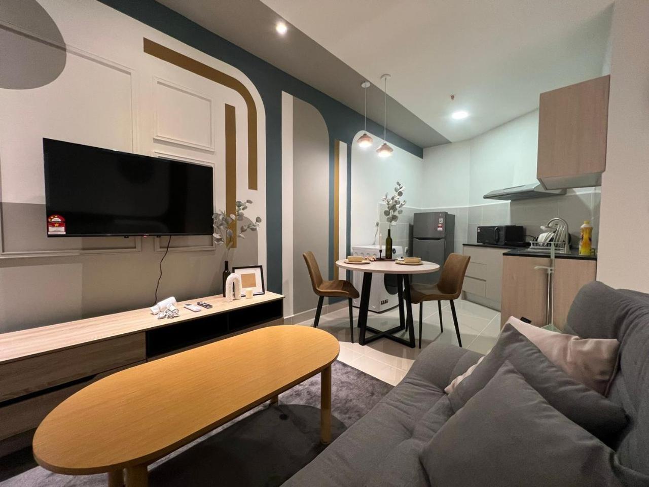 One-Bedroom Apartment photo 2