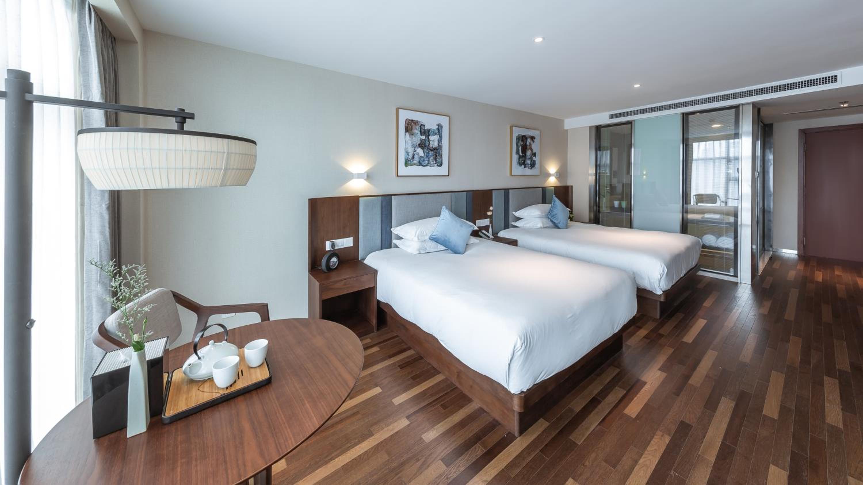 Deluxe Twin Room-City View