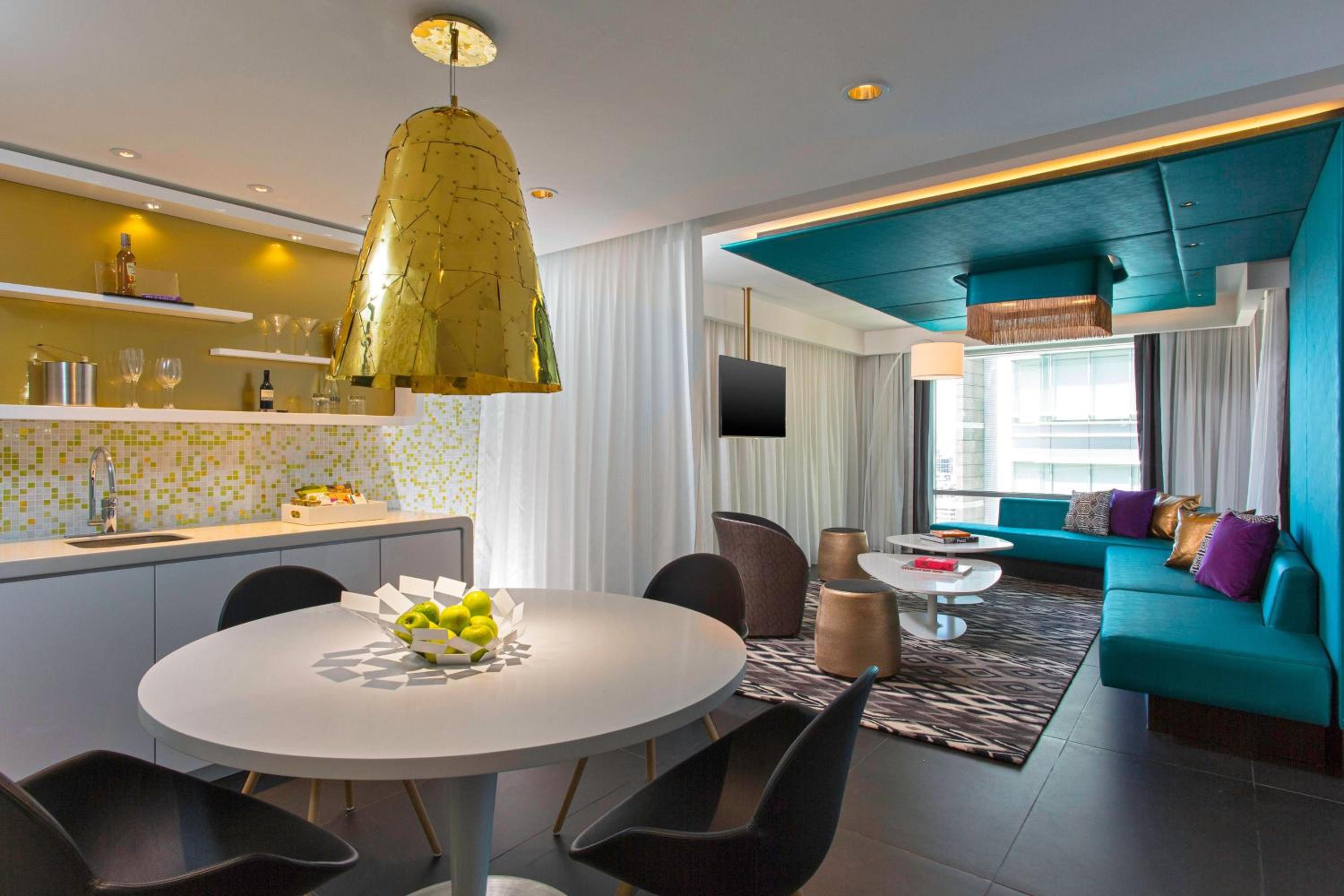 One-Bedroom Vise Presidential Penthouse Suite - High Floor photo 2