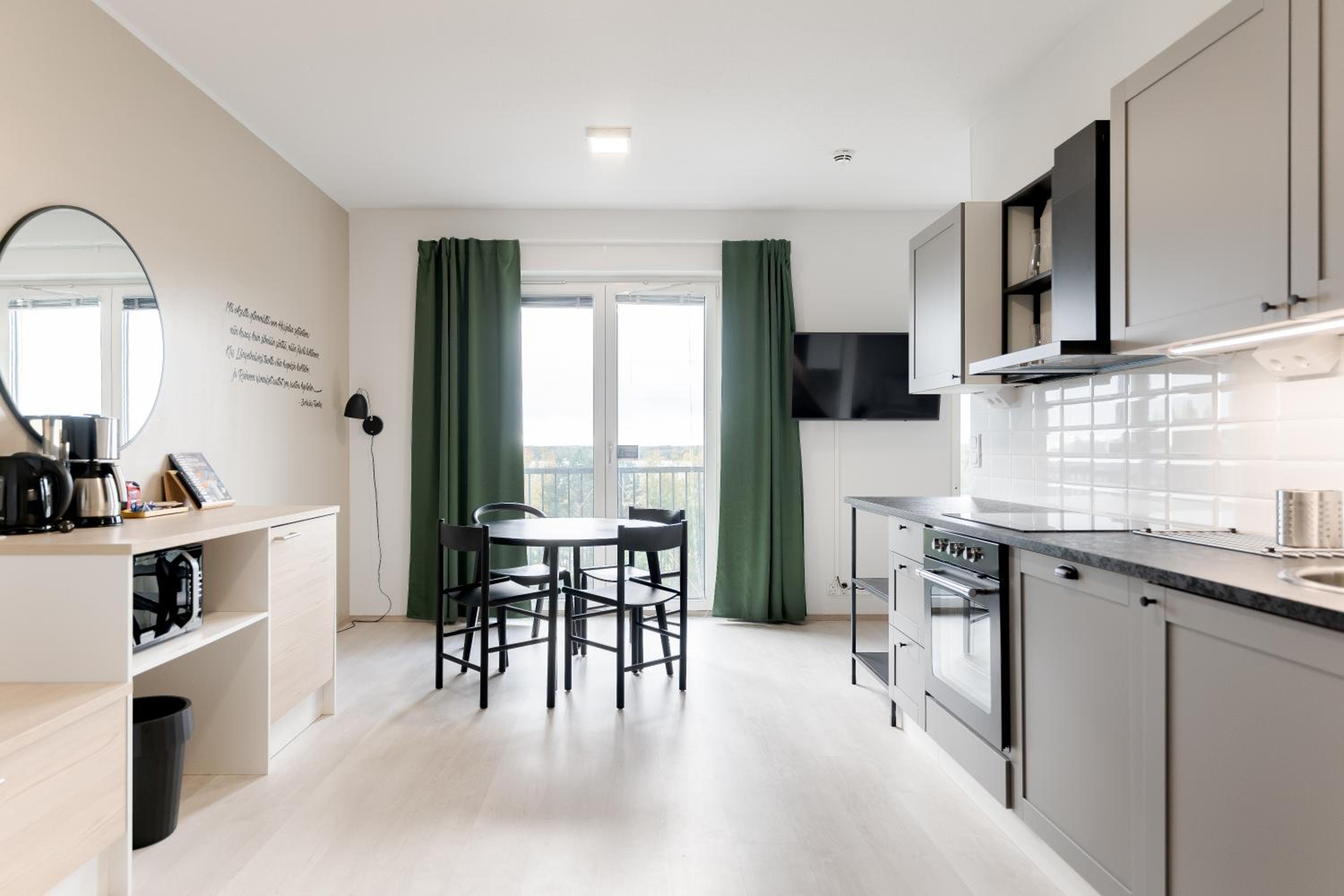 One-Bedroom Apartment photo 2