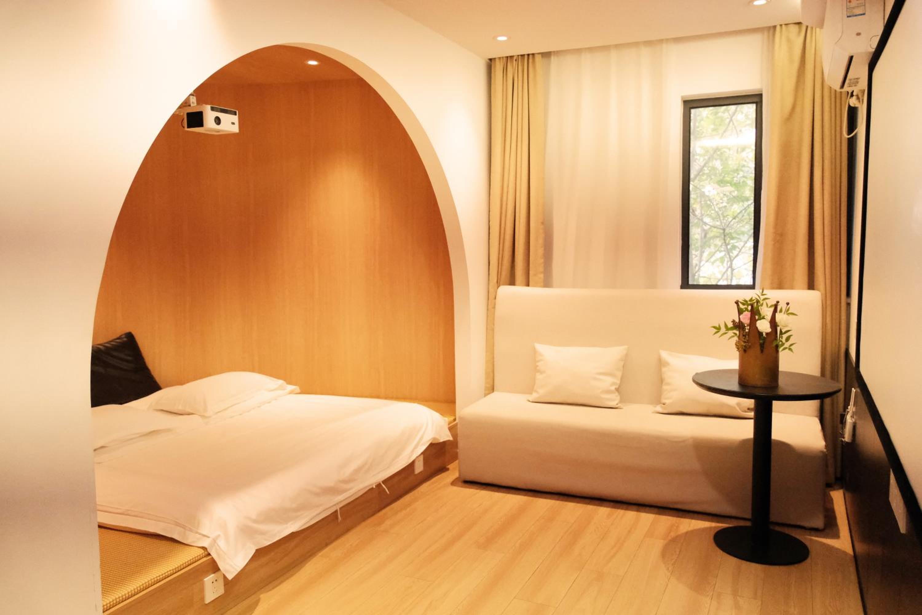 Luxurious Tatami Room With Projector