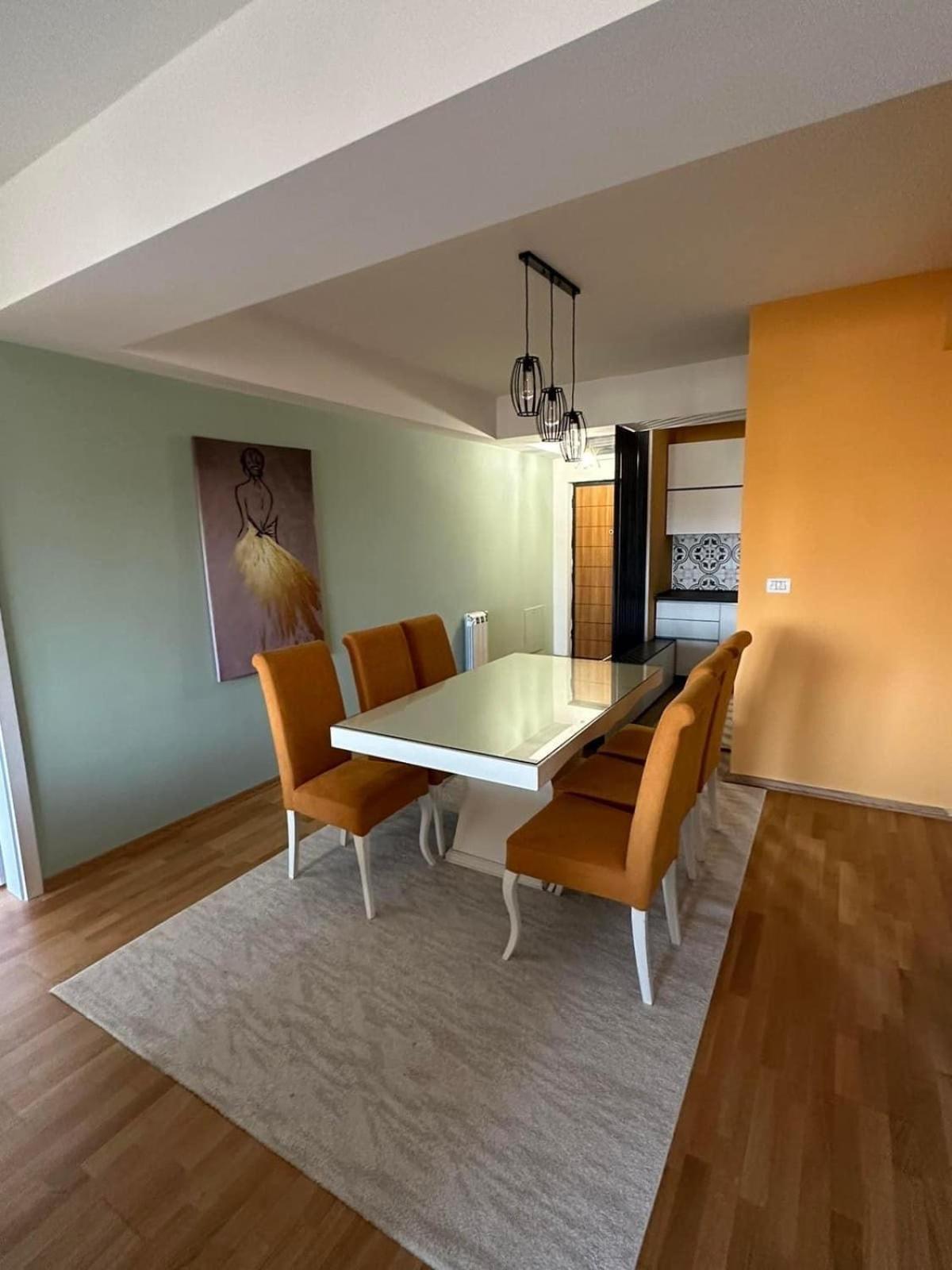 One-Bedroom Apartment photo 2