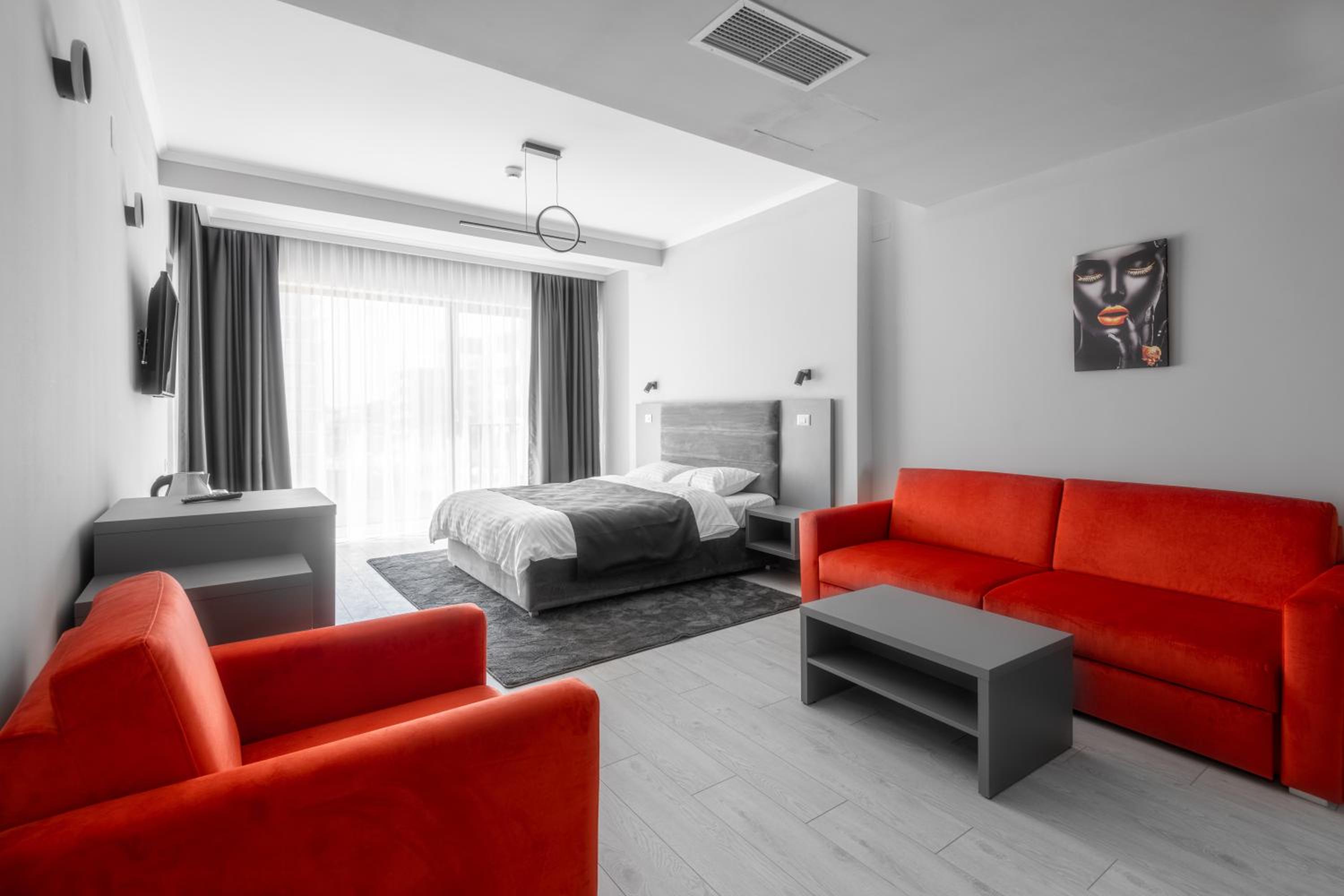 Deluxe Double Room with Bathtub and Balcony - Photo 1