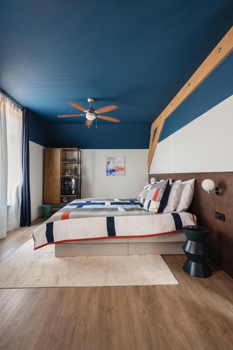 Deluxe King Room photo 3