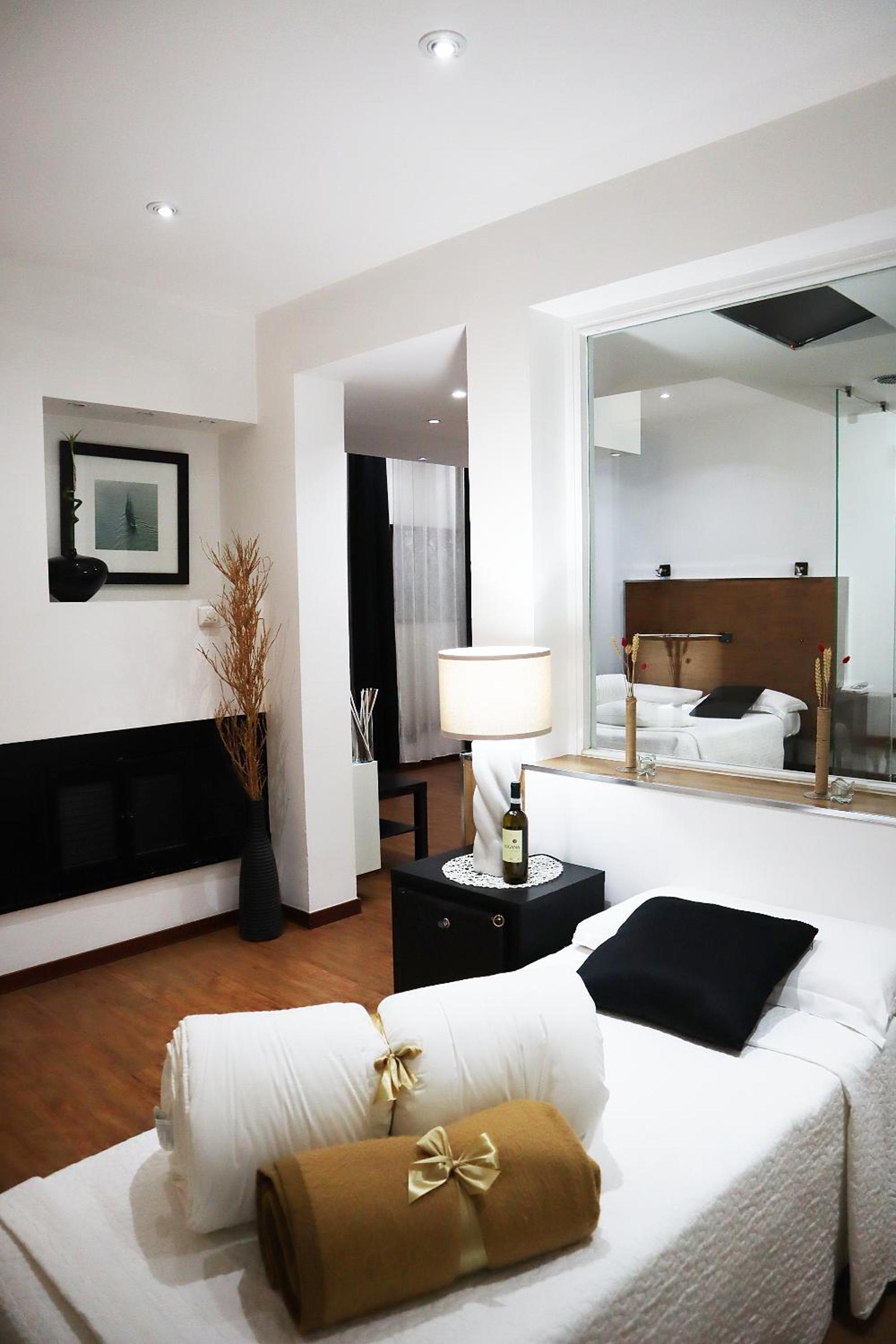 Superior Suite - Photo 3