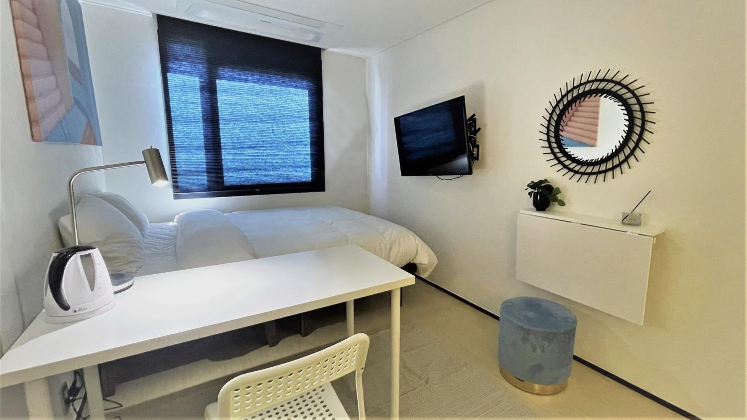 Large Double Room - Photo 6