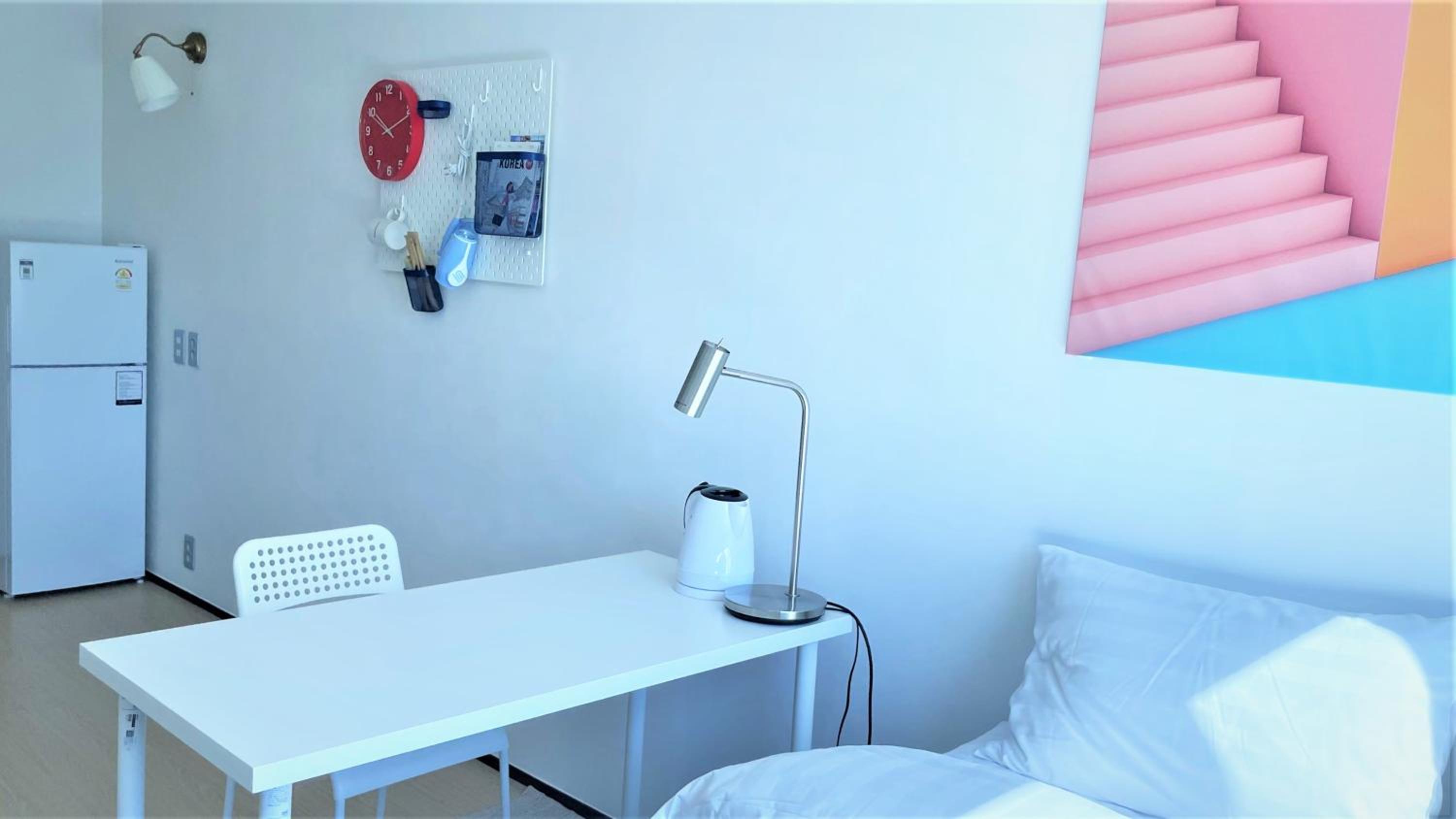 Large Double Room - Photo 5