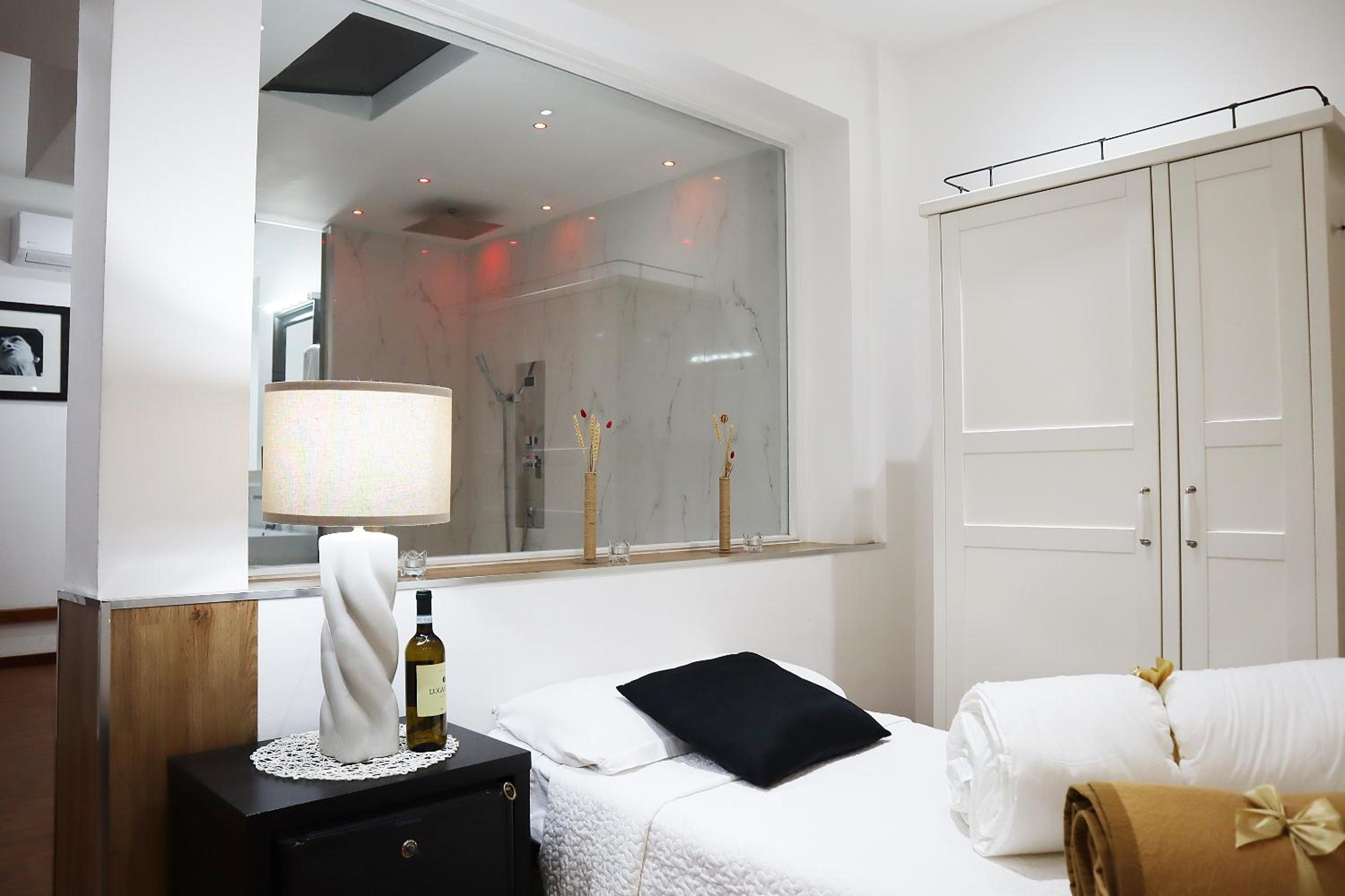 Superior Suite - Photo 25