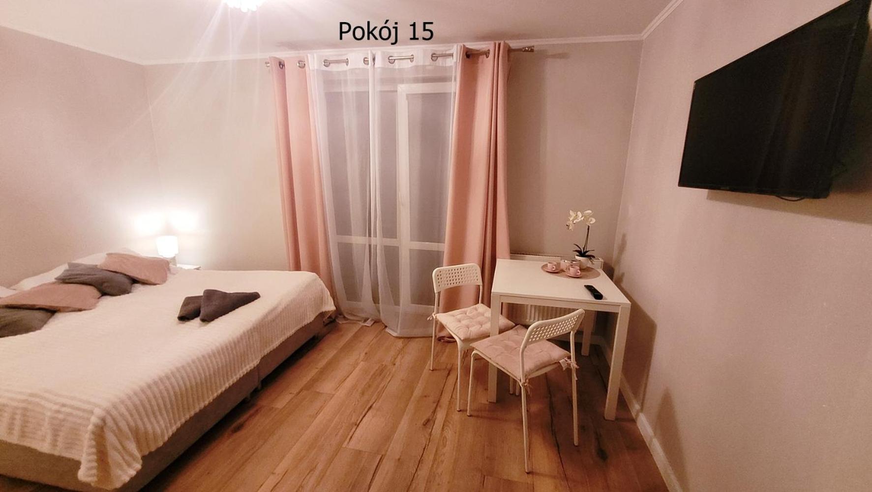 Double Room with Private Bathroom photo 3