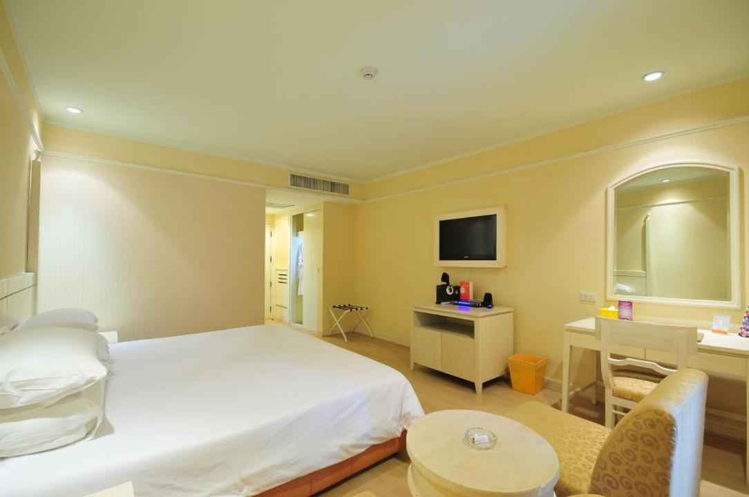 Deluxe Double or Twin Room photo 1